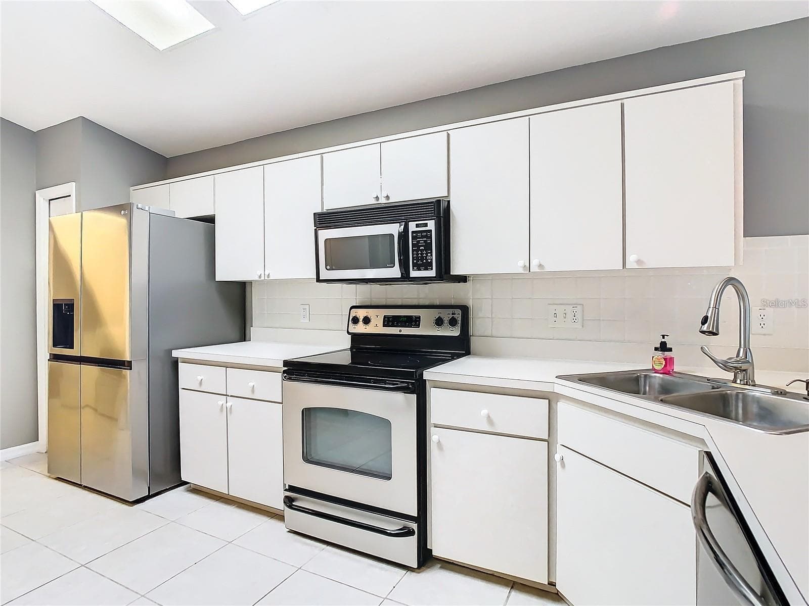 Single Family Residence at 7823 FLORADORA DR, NEW PORT RICHEY, photo 15 of 45