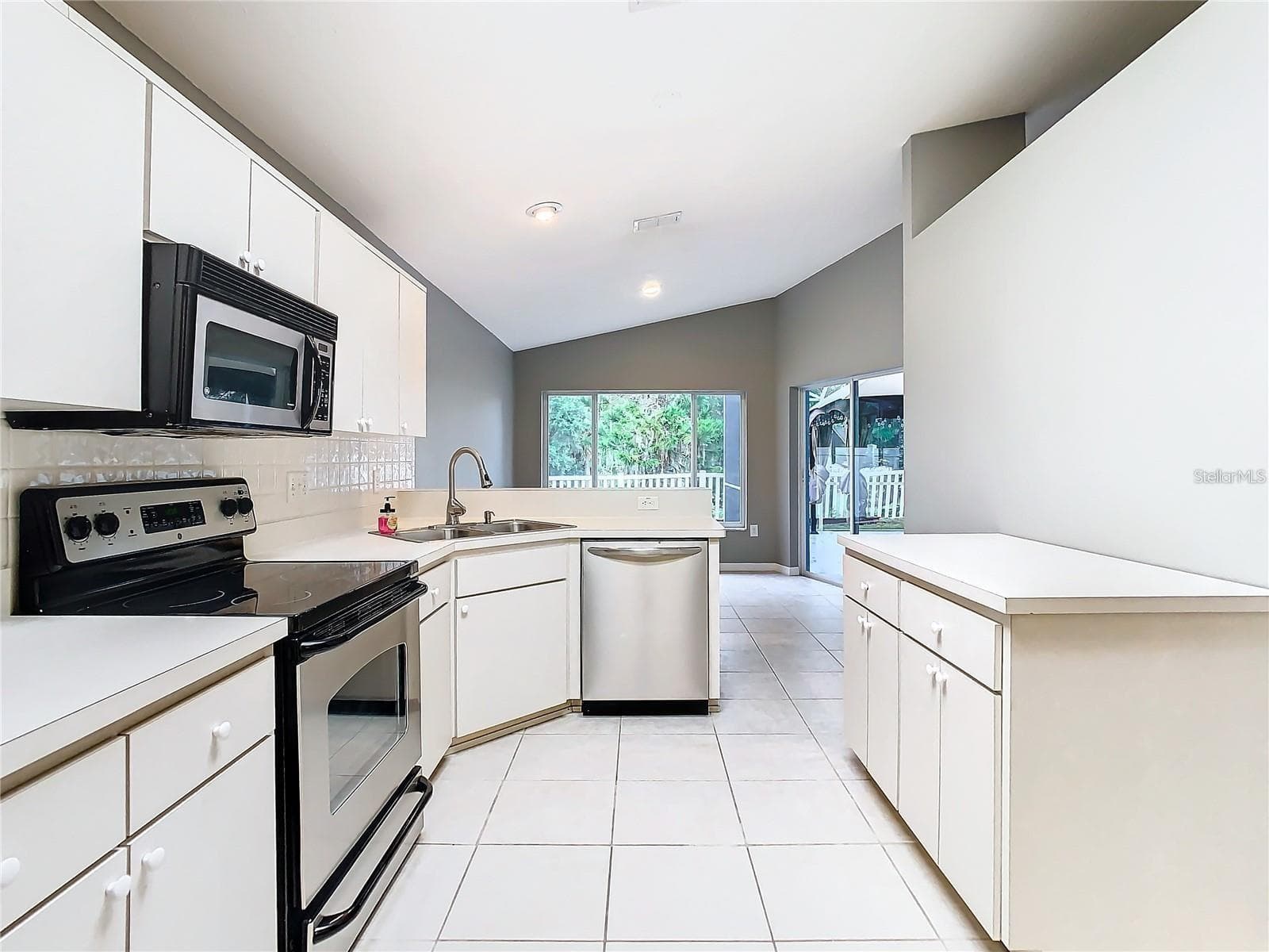 Single Family Residence at 7823 FLORADORA DR, NEW PORT RICHEY, photo 17 of 45