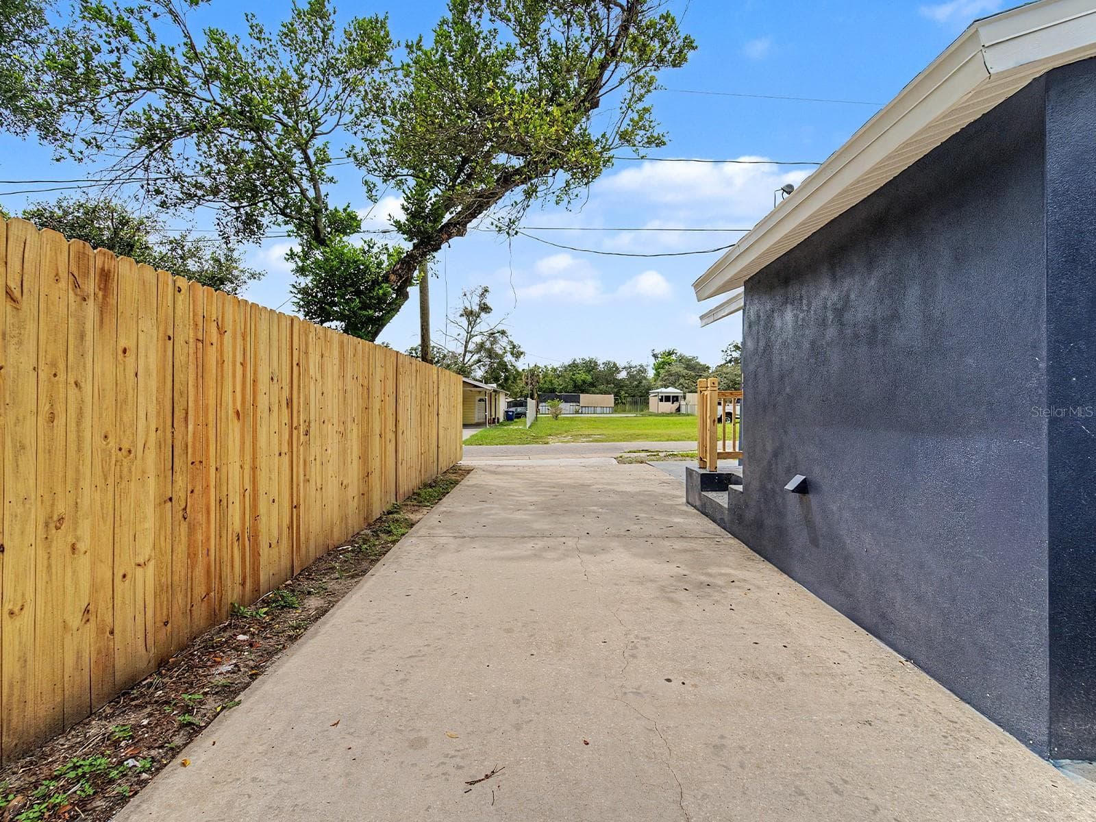 Single Family Residence at 8117 N KLONDYKE ST, TAMPA, photo 38 of 42