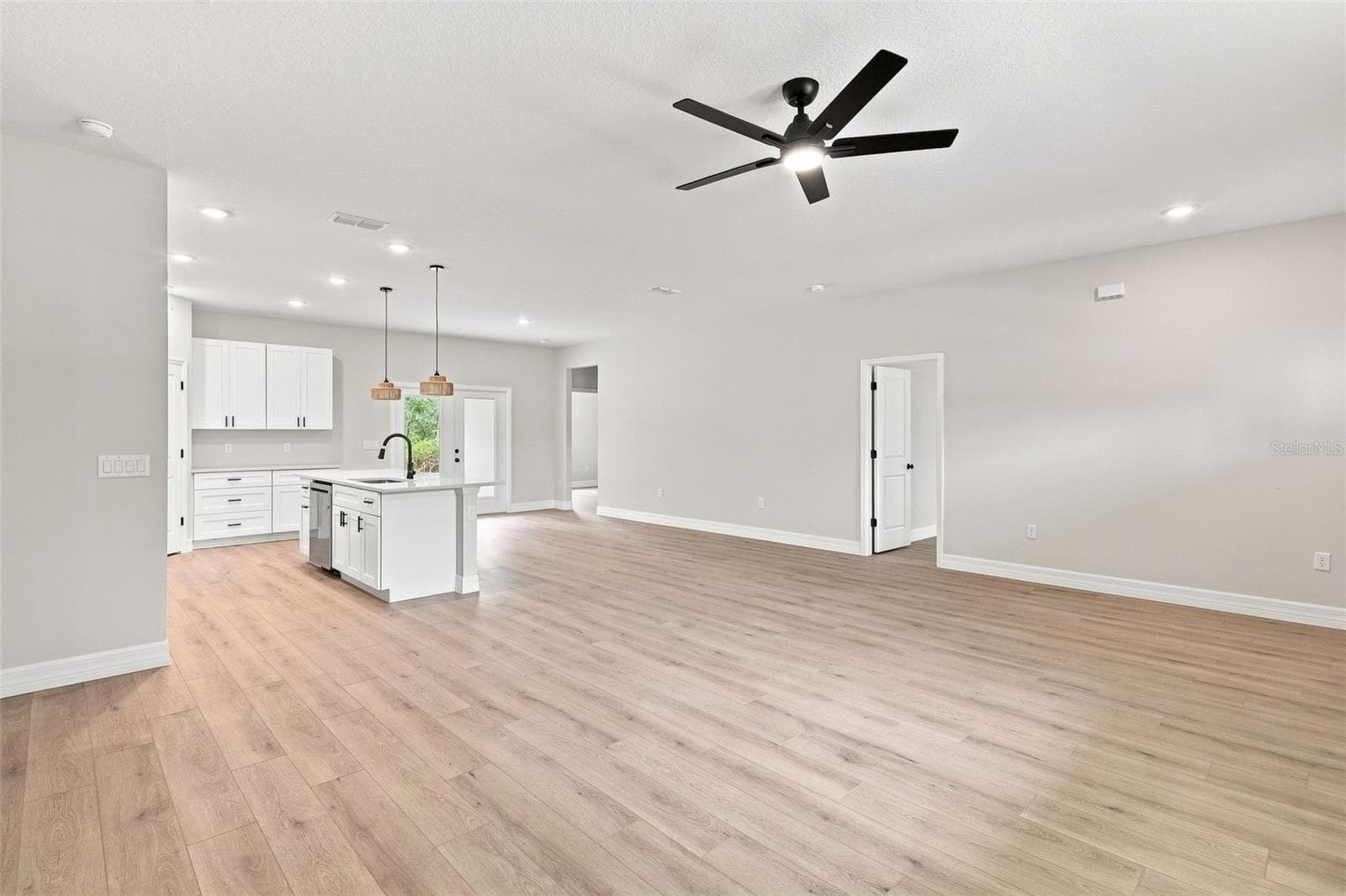 Single Family Residence at 41325 ROYAL TRAILS RD, EUSTIS, photo 3 of 35