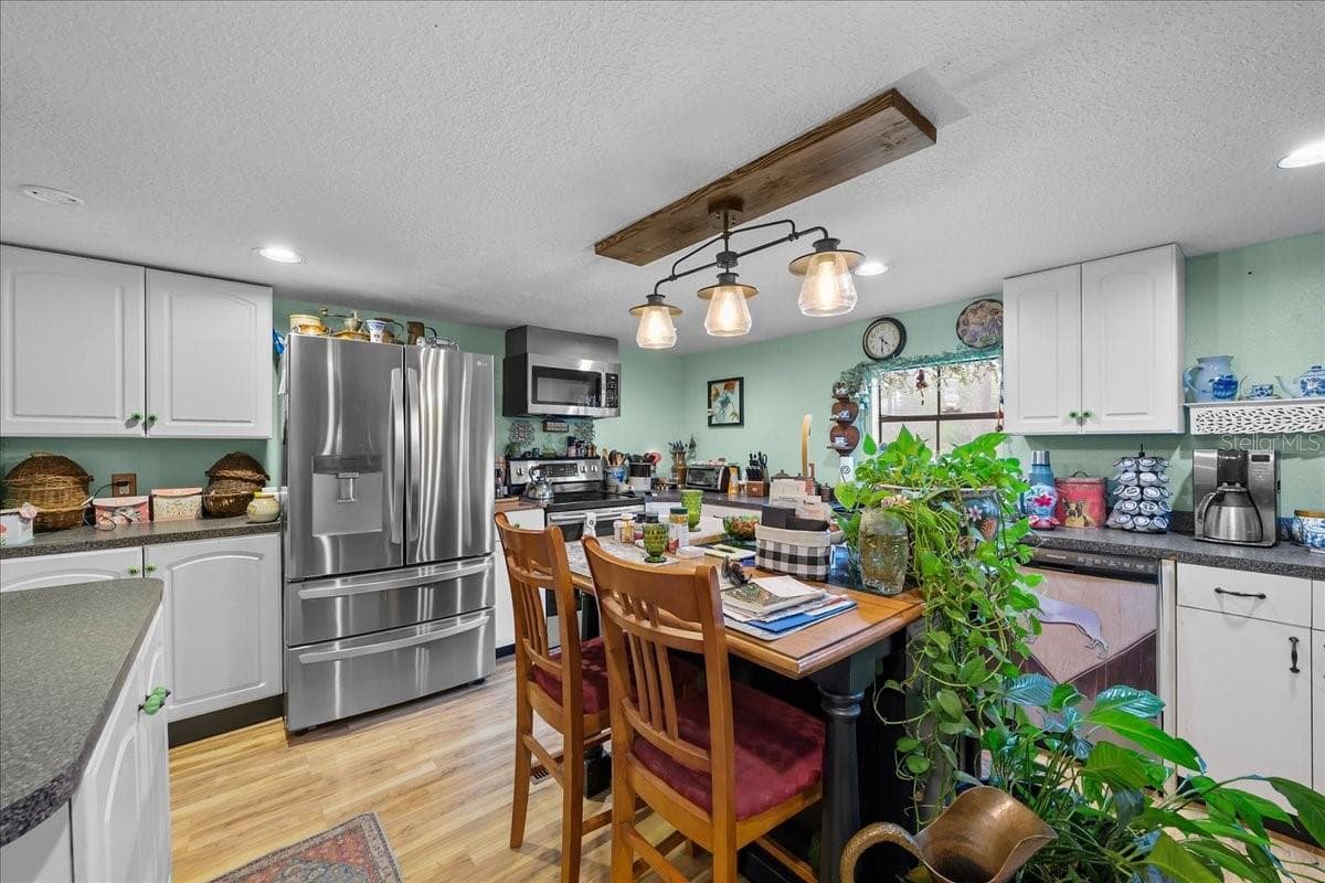 Manufactured Home at 112 BIRCHDALE TRL, HAWTHORNE, photo 11 of 34
