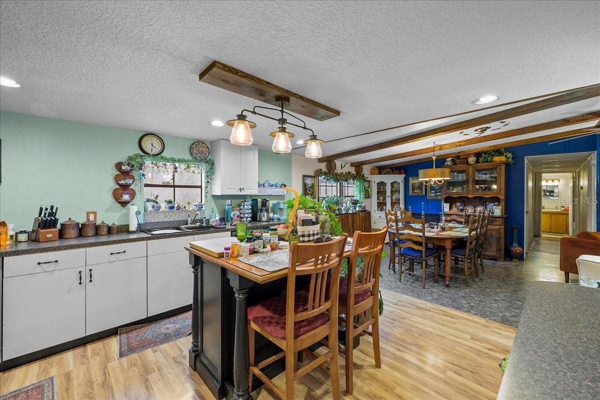 Manufactured Home at 112 BIRCHDALE TRL, HAWTHORNE, photo 13 of 34