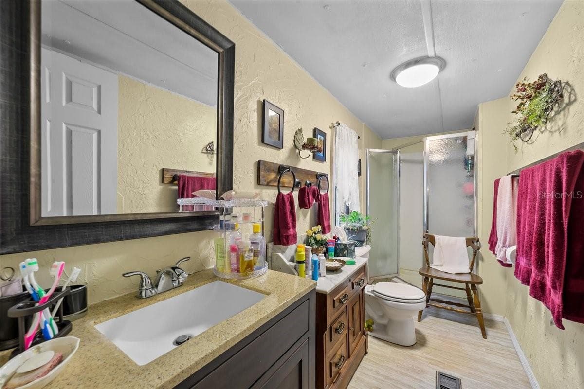 Manufactured Home at 112 BIRCHDALE TRL, HAWTHORNE, photo 23 of 34