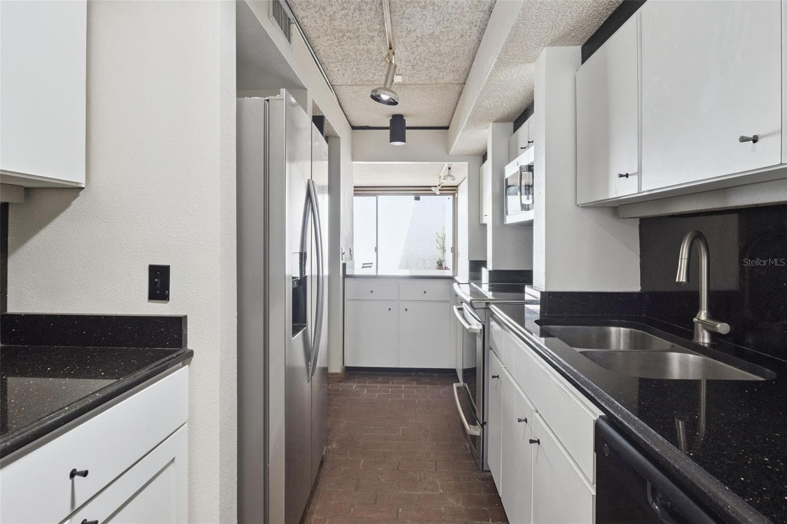 Townhouse at 503 AVENUE B NW #503, WINTER HAVEN, photo 11 of 36