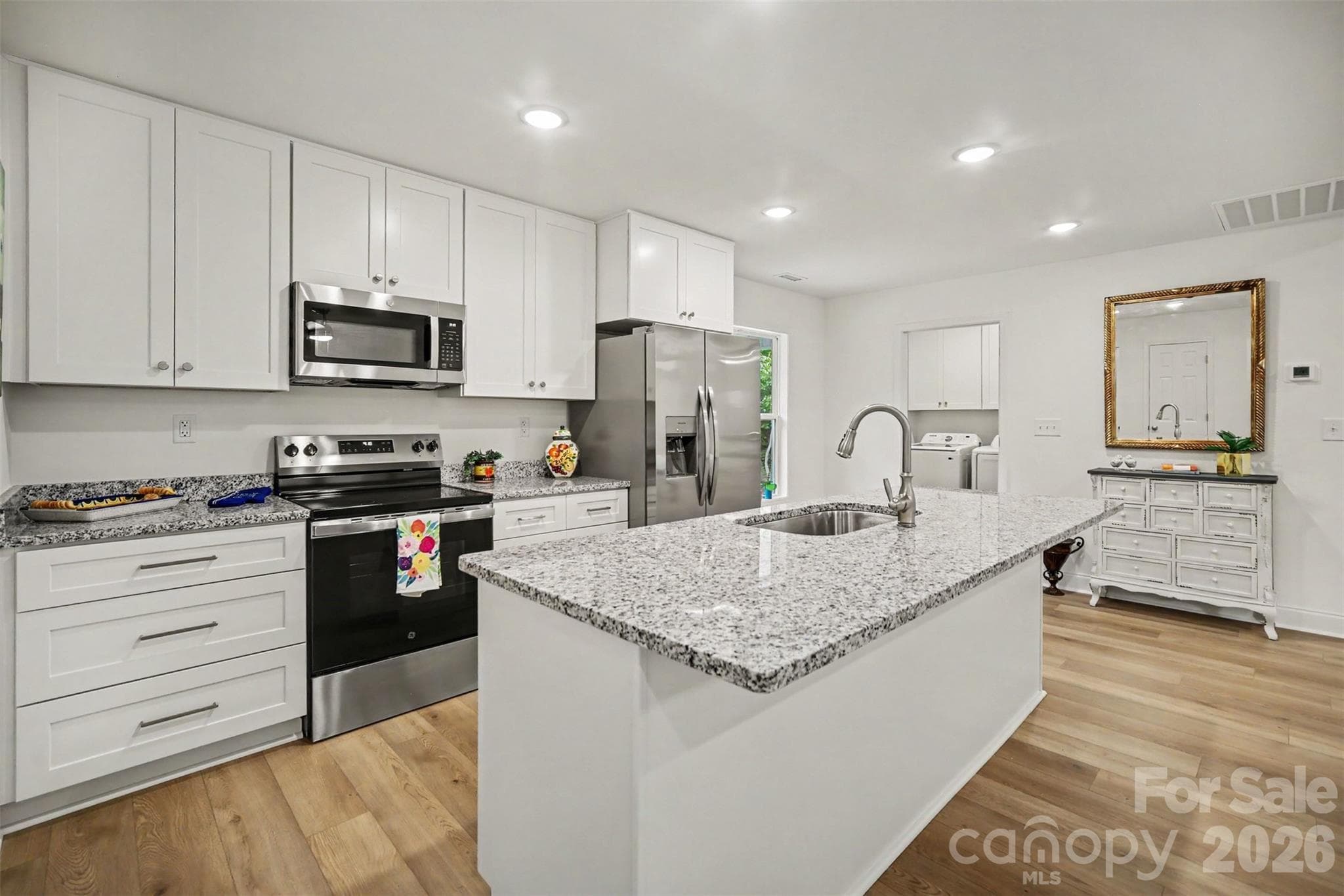 Single Family Residence at 3299 Old Seine Road, Smyrna, photo 10 of 27