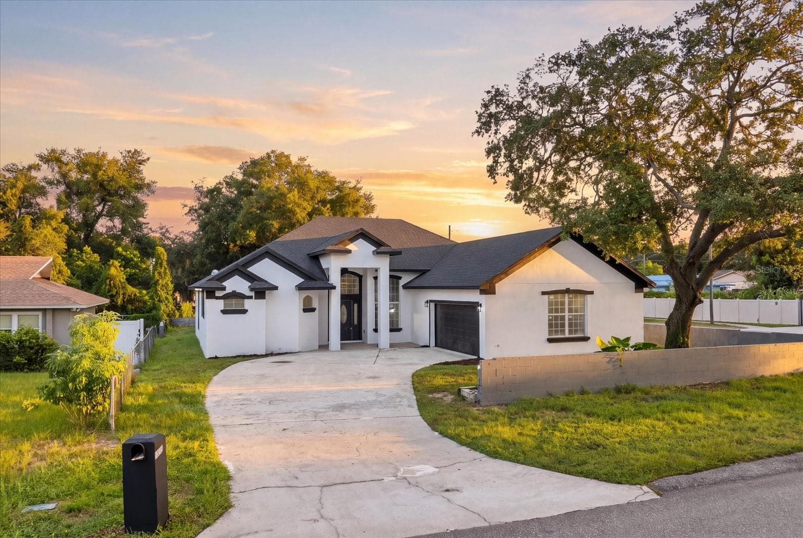 Single Family Residence at 1222 N HART BLVD, ORLANDO, photo 2 of 43