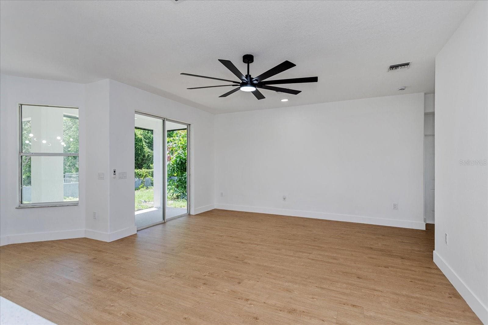 Single Family Residence at 1222 N HART BLVD, ORLANDO, photo 18 of 43