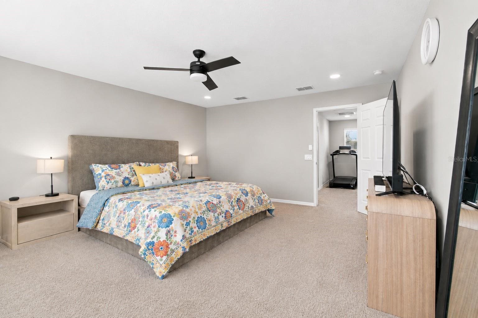 Spacious primary suite - 31840 SAPNA CHIME DR, WESLEY CHAPEL