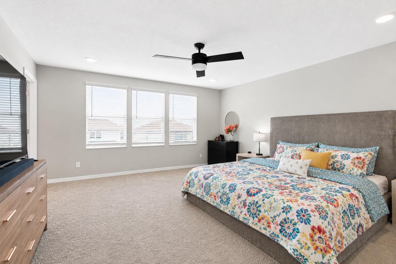 Your private retreat with tons of great light - 31840 SAPNA CHIME DR, WESLEY CHAPEL