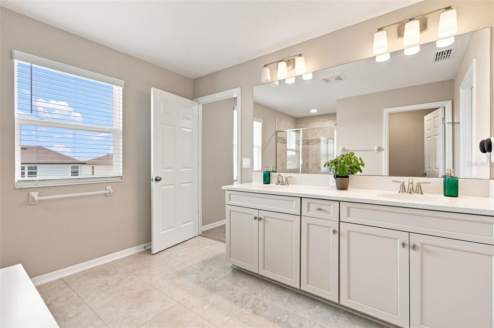 Plenty of space to move around - 31840 SAPNA CHIME DR, WESLEY CHAPEL