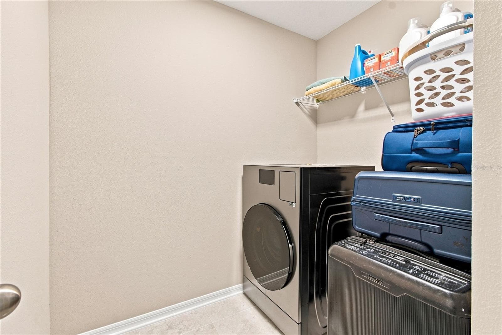 Top-of-the-line combined washer and dryer - 31840 SAPNA CHIME DR, WESLEY CHAPEL