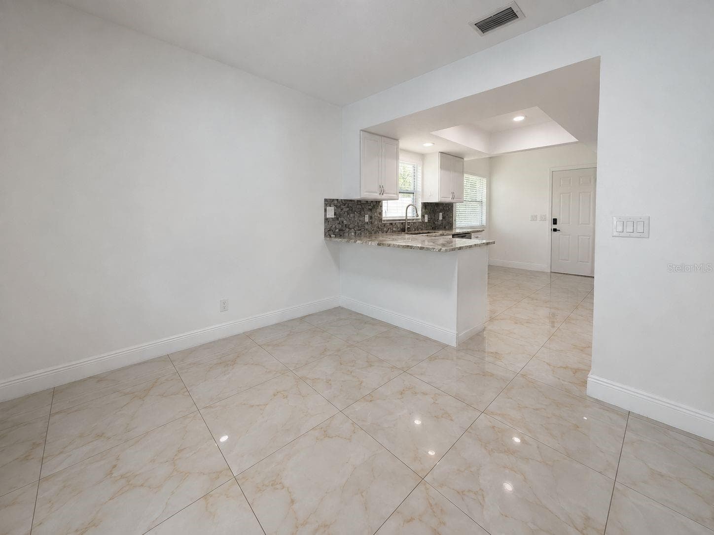 Single Family Residence at 9203 CAMINO VILLA BLVD, TAMPA, photo 5 of 18