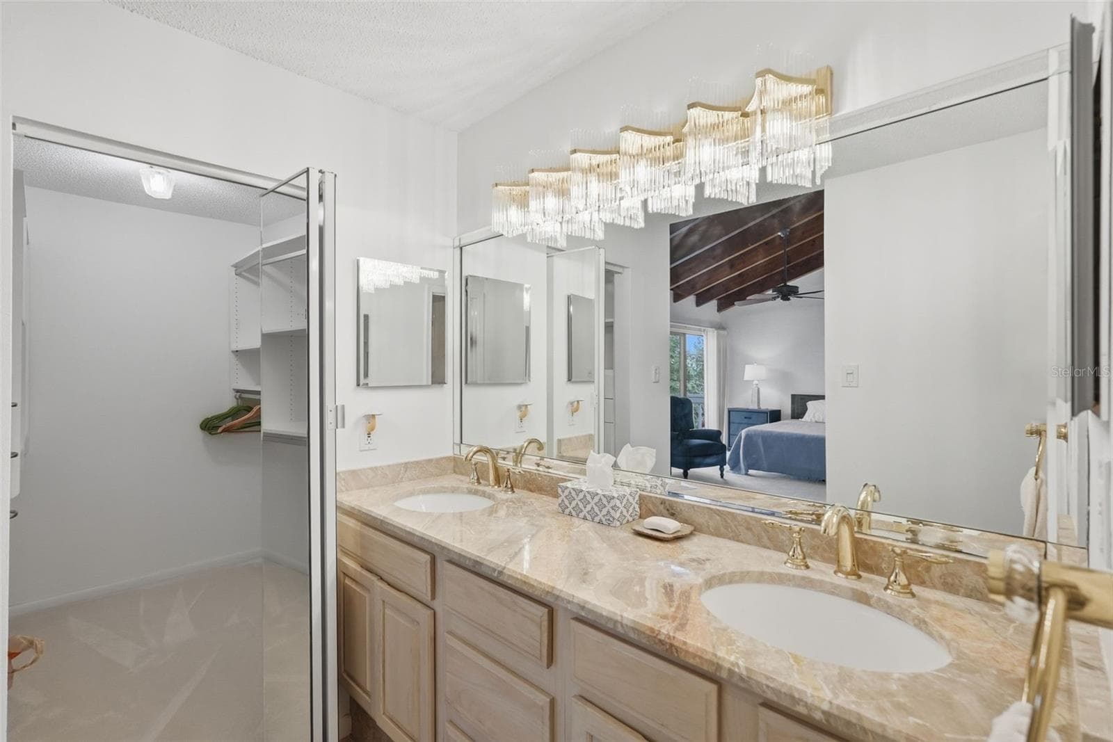 Townhouse at 5619 ESCONDIDA BLVD S, ST PETERSBURG, photo 22 of 39
