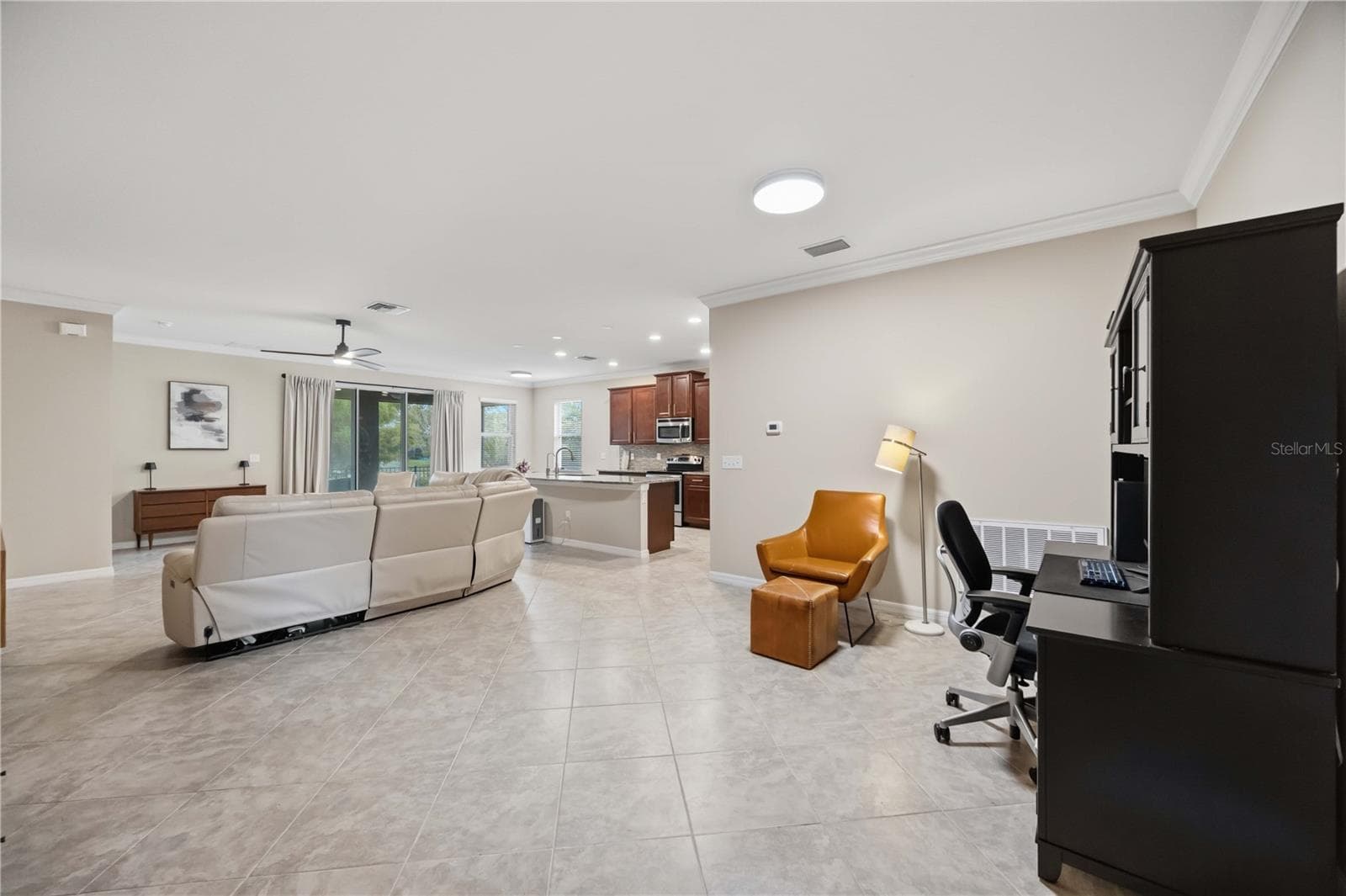 Single Family Residence at 5516 CARTAGENA DR, SARASOTA, photo 4 of 46