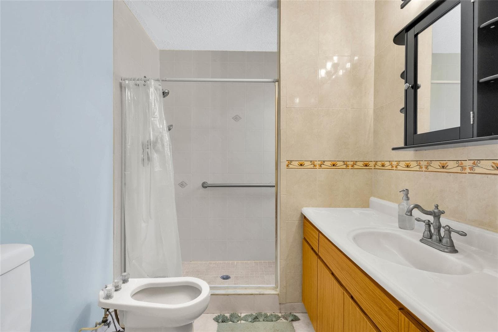 Primary bathroom - 2805 LAKE TOHOPEKALIGA BLVD, KISSIMMEE