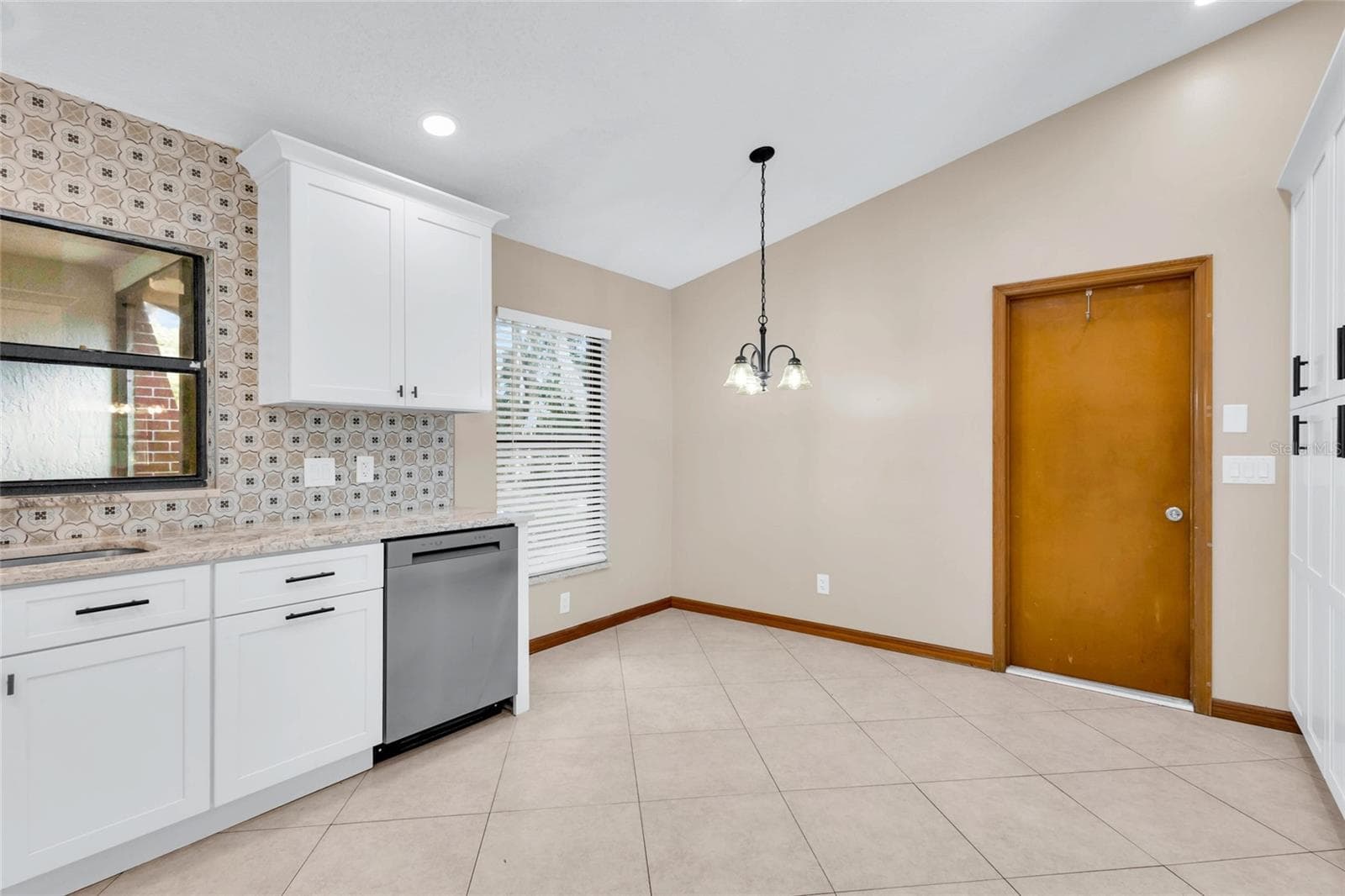Newly remodeled kitchen - 2805 LAKE TOHOPEKALIGA BLVD, KISSIMMEE
