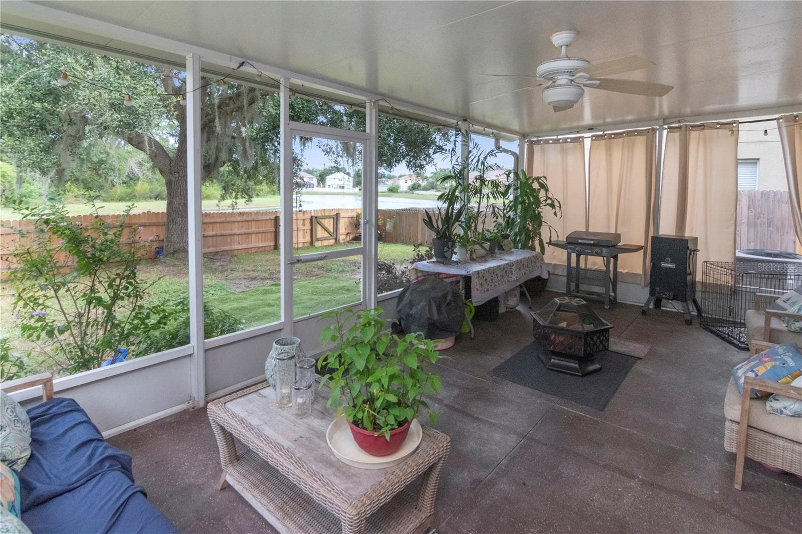 lanai - 19604 TIMBERBLUFF DR, LAND O LAKES