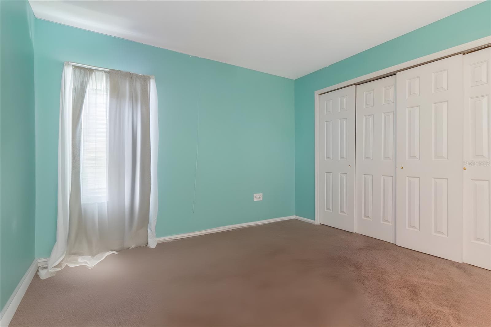 Ai edited without furniture - 19604 TIMBERBLUFF DR, LAND O LAKES