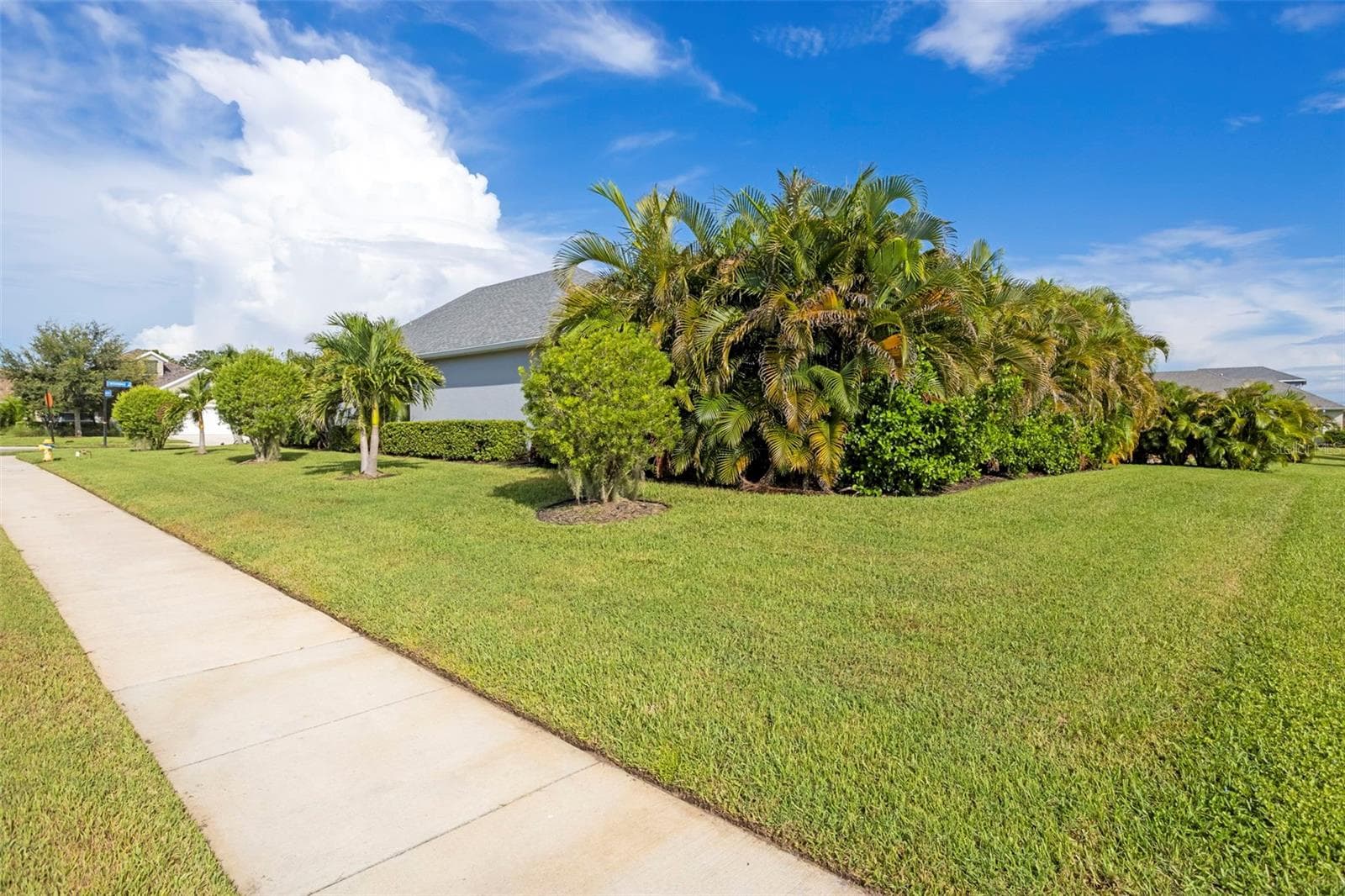 Single Family Residence at 4727 CREEKRIDGE CT, BRADENTON, photo 8 of 54