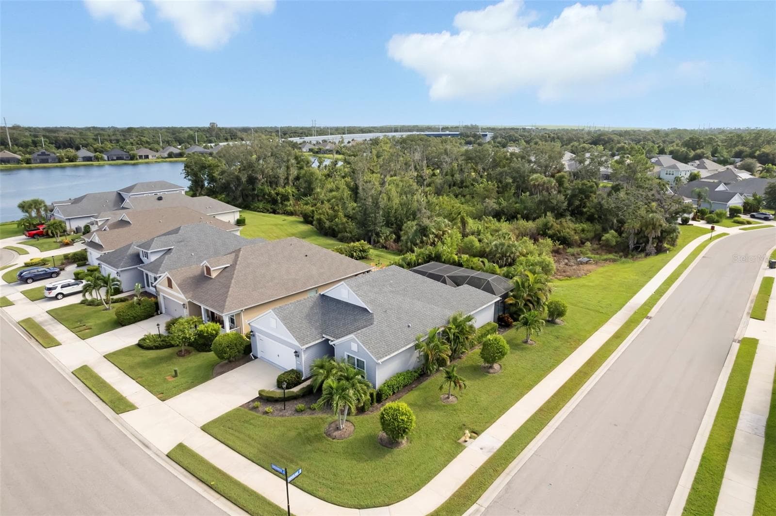 Single Family Residence at 4727 CREEKRIDGE CT, BRADENTON, photo 13 of 54