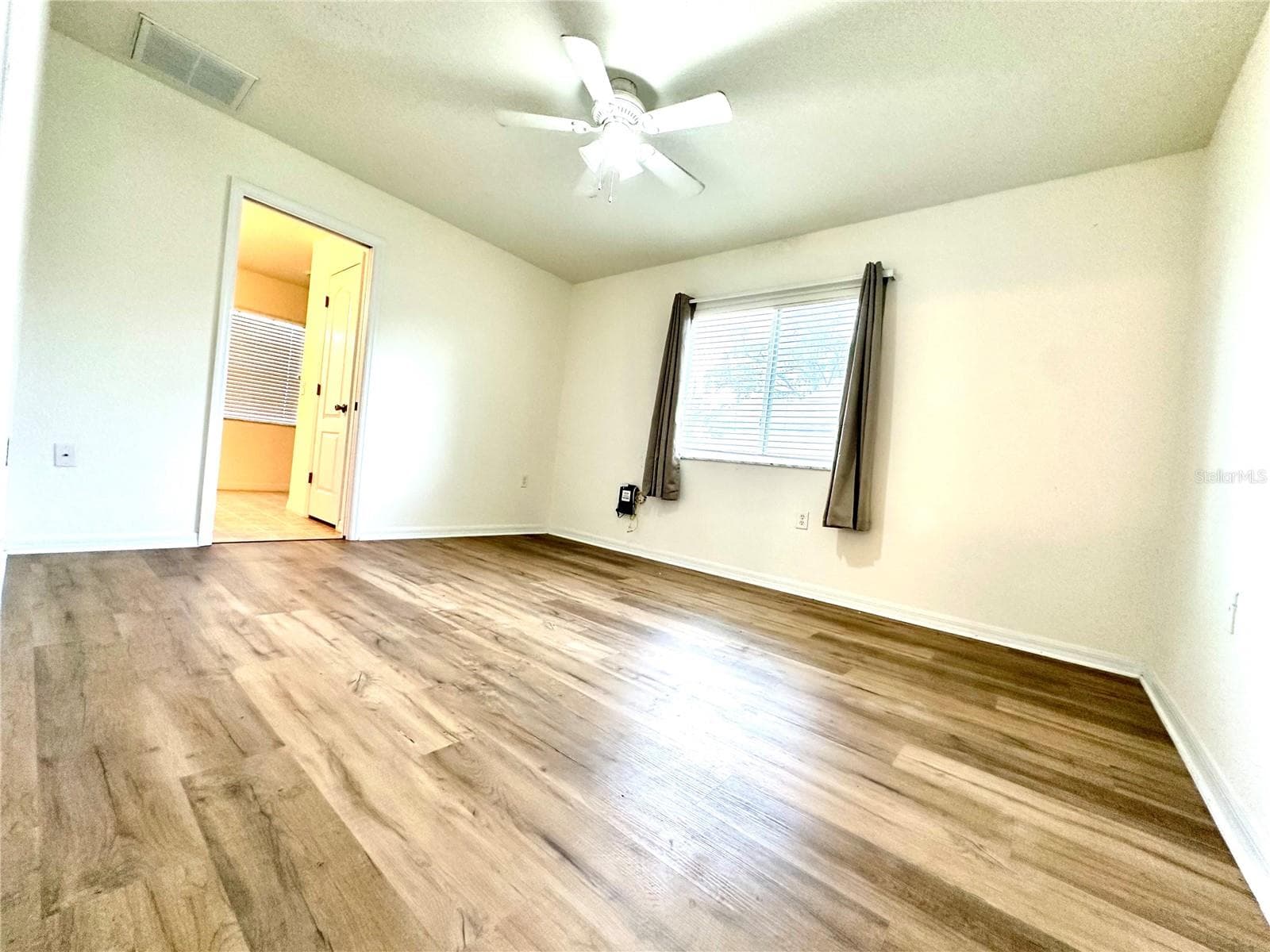 Single Family Residence at 11032 SHEFFIELD RD, SPRING HILL, photo 4 of 9
