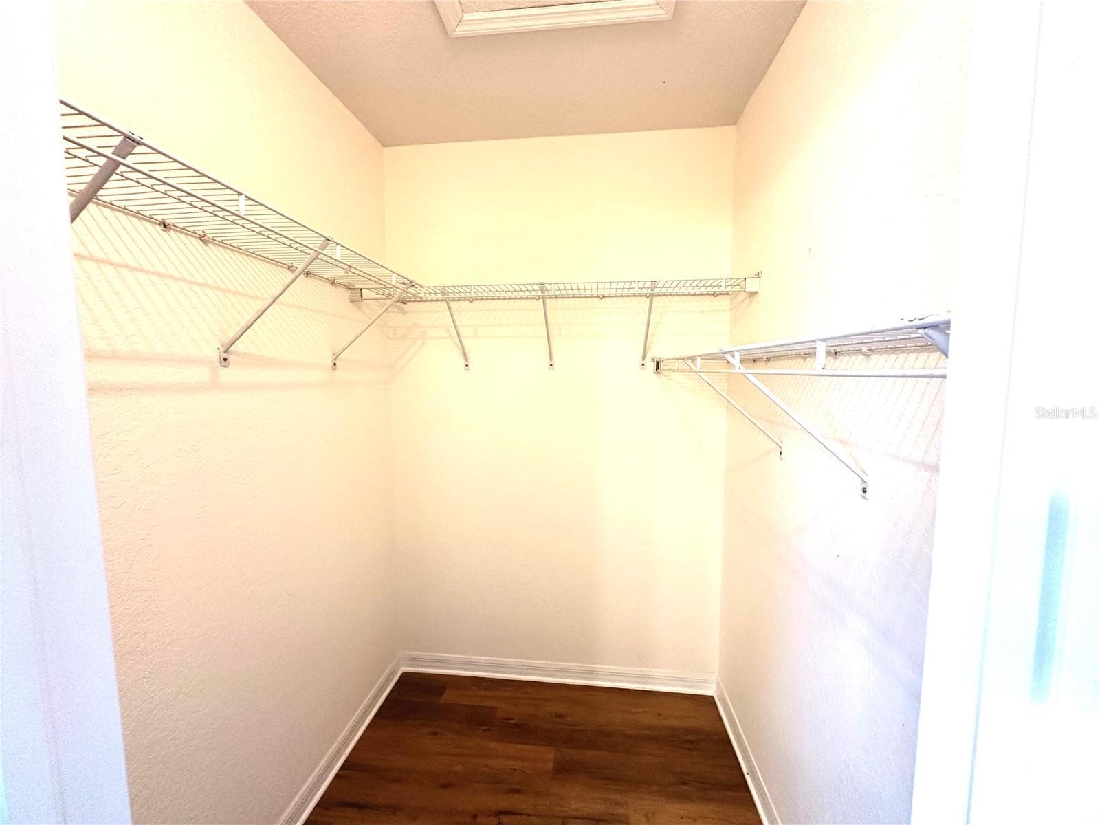 Single Family Residence at 11032 SHEFFIELD RD, SPRING HILL, photo 6 of 9