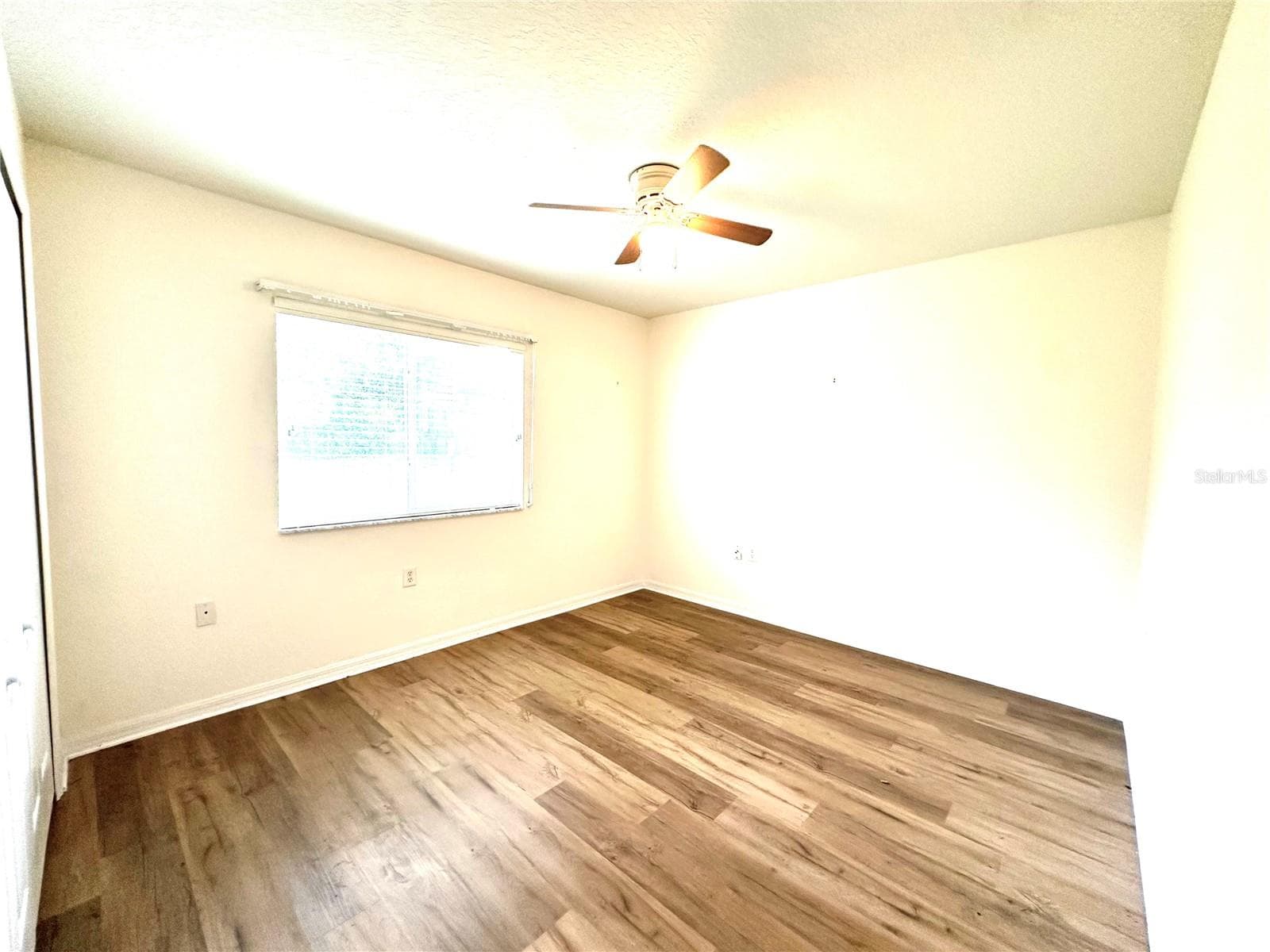 Single Family Residence at 11032 SHEFFIELD RD, SPRING HILL, photo 7 of 9