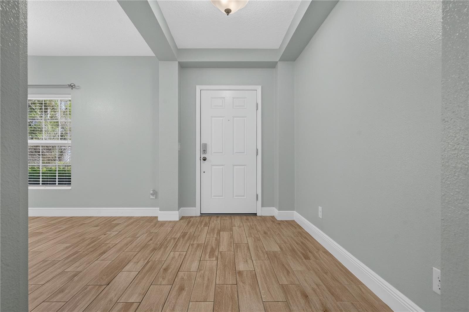 Hallway - 878 BENJAMIN TRL, DAVENPORT