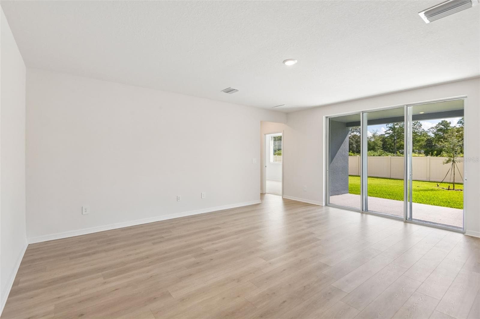 Single Family Residence at 14152 HARVEST PINES LN, HUDSON, photo 4 of 39