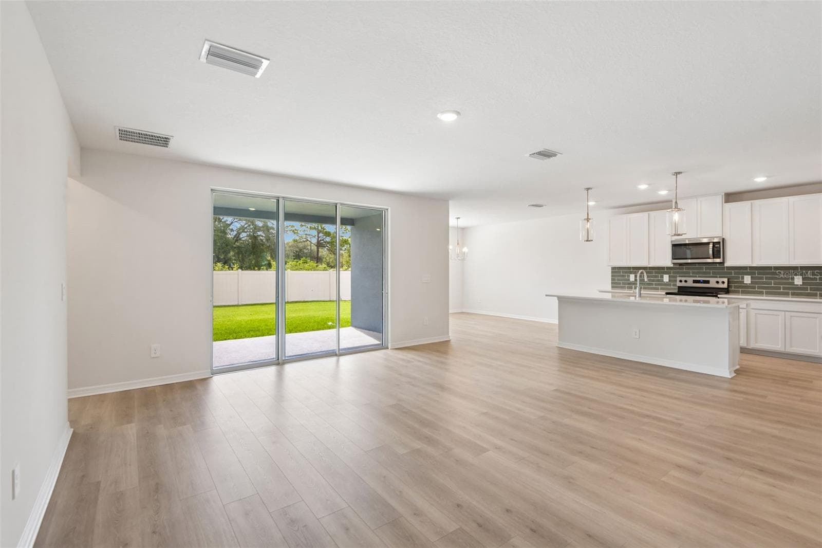 Single Family Residence at 14152 HARVEST PINES LN, HUDSON, photo 5 of 39