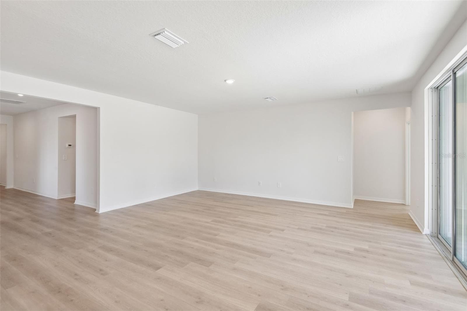 Single Family Residence at 14152 HARVEST PINES LN, HUDSON, photo 7 of 39