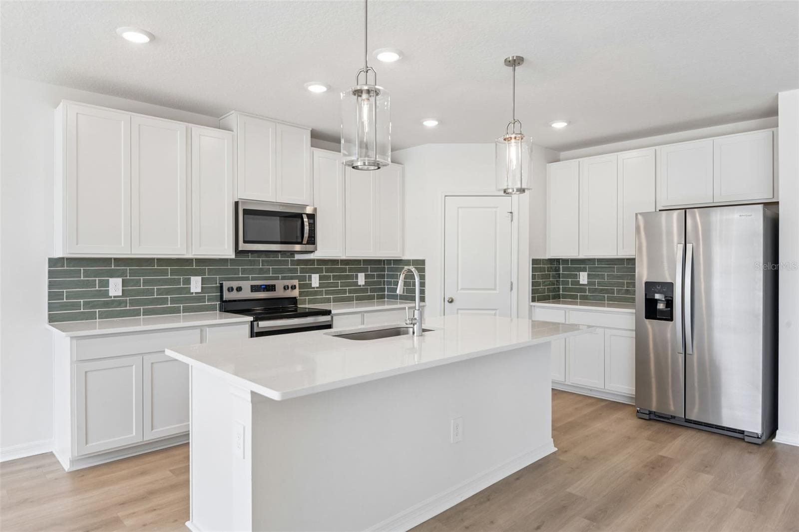 Single Family Residence at 14152 HARVEST PINES LN, HUDSON, photo 11 of 39