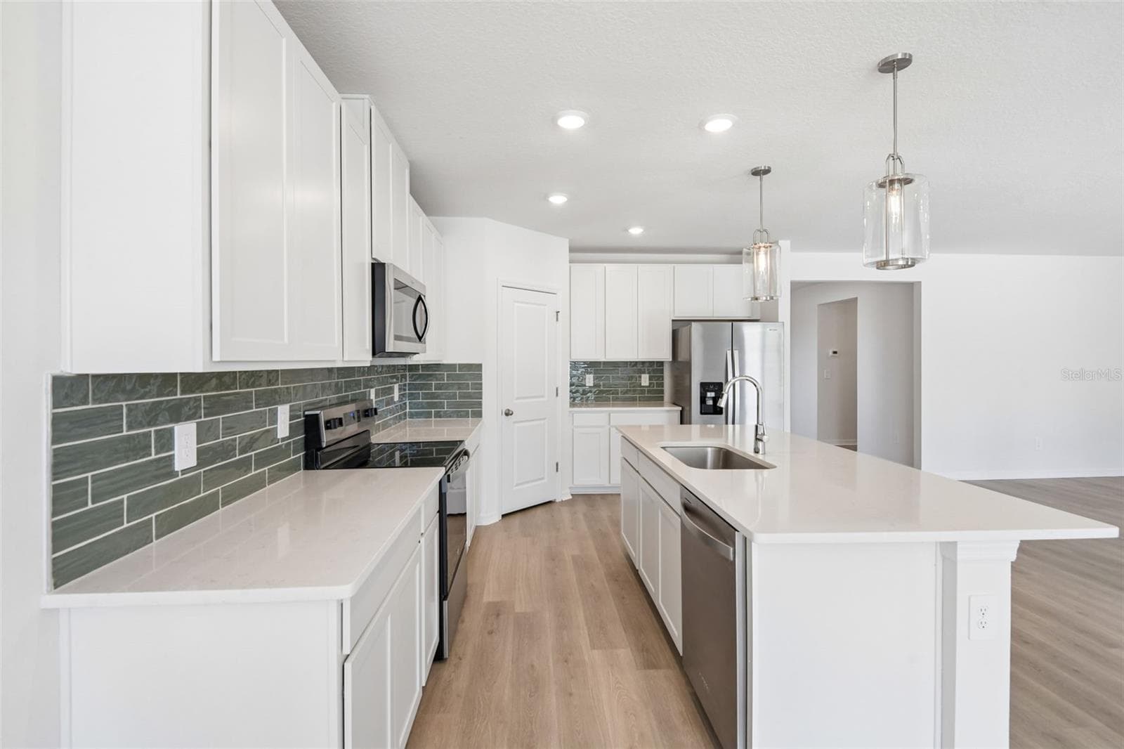 Single Family Residence at 14152 HARVEST PINES LN, HUDSON, photo 12 of 39