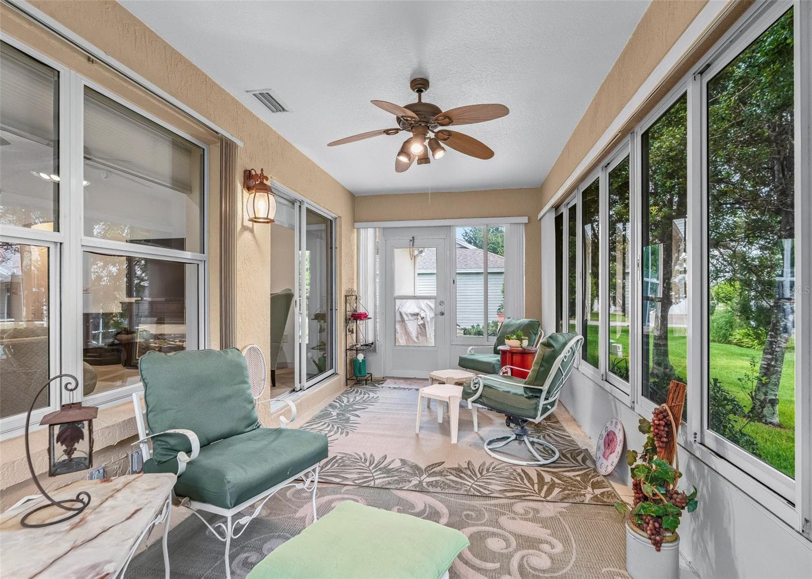 4 season Florida room with sliding windows - 8368 SE 176TH LAWSON LOOP, THE VILLAGES