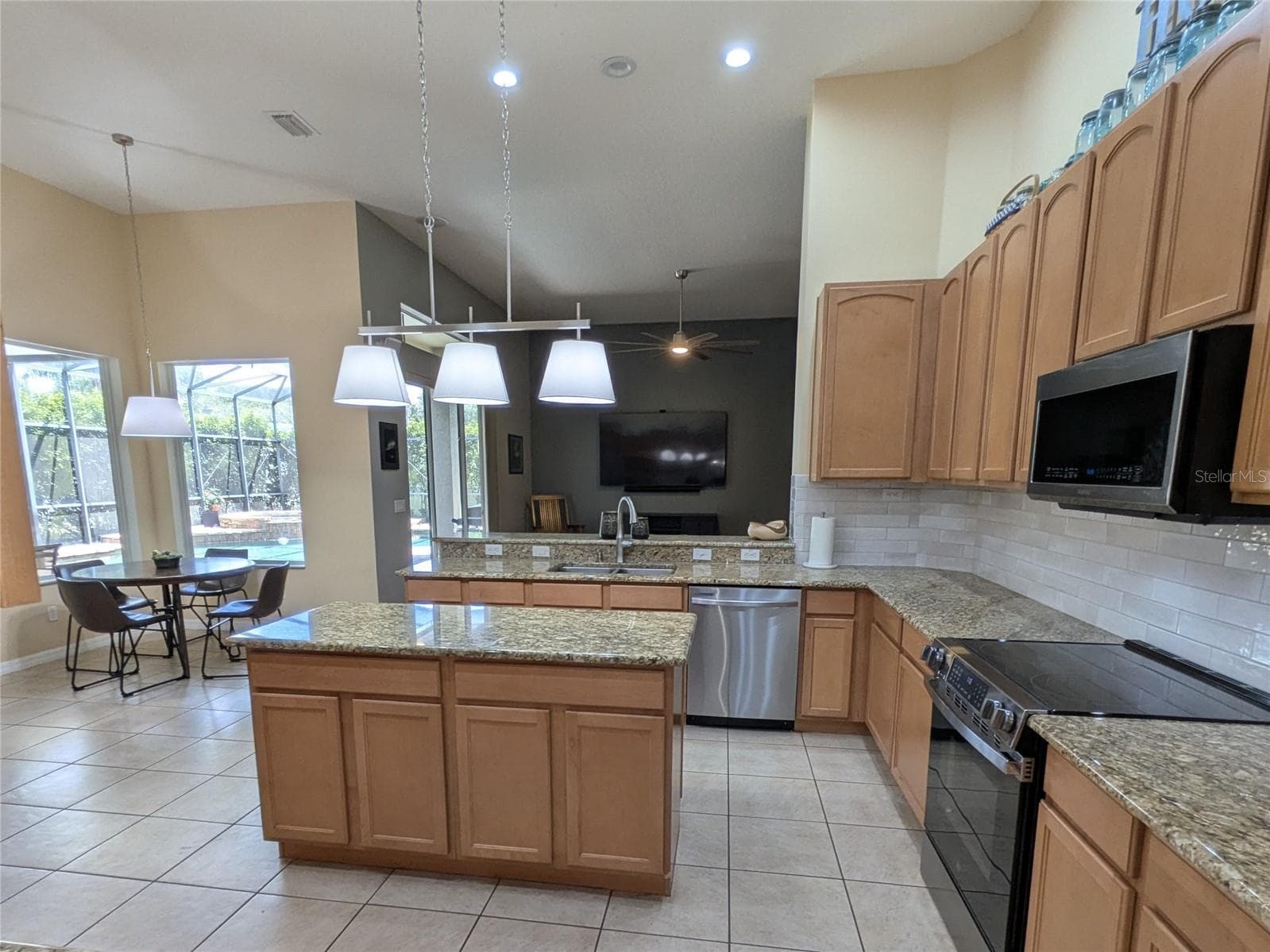 Single Family Residence at 920 SAZA RUN, CASSELBERRY, photo 8 of 68