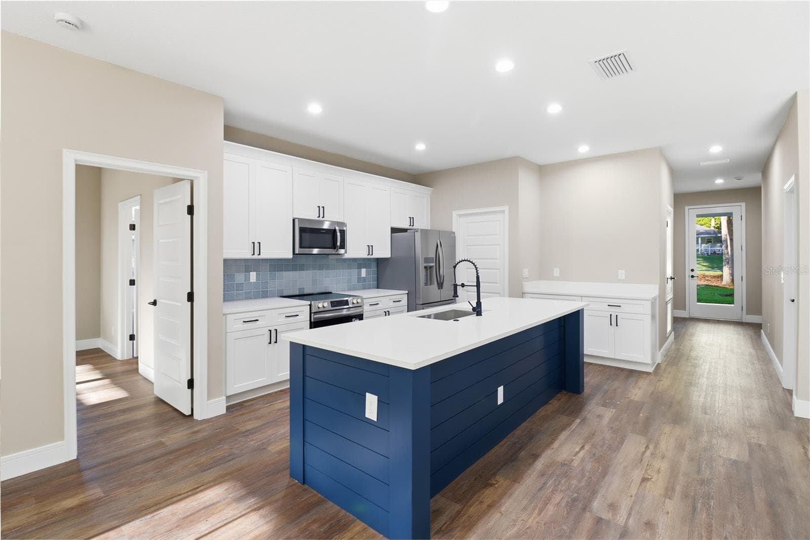 Single Family Residence at 19126 SW 101ST ST, DUNNELLON, photo 2 of 64