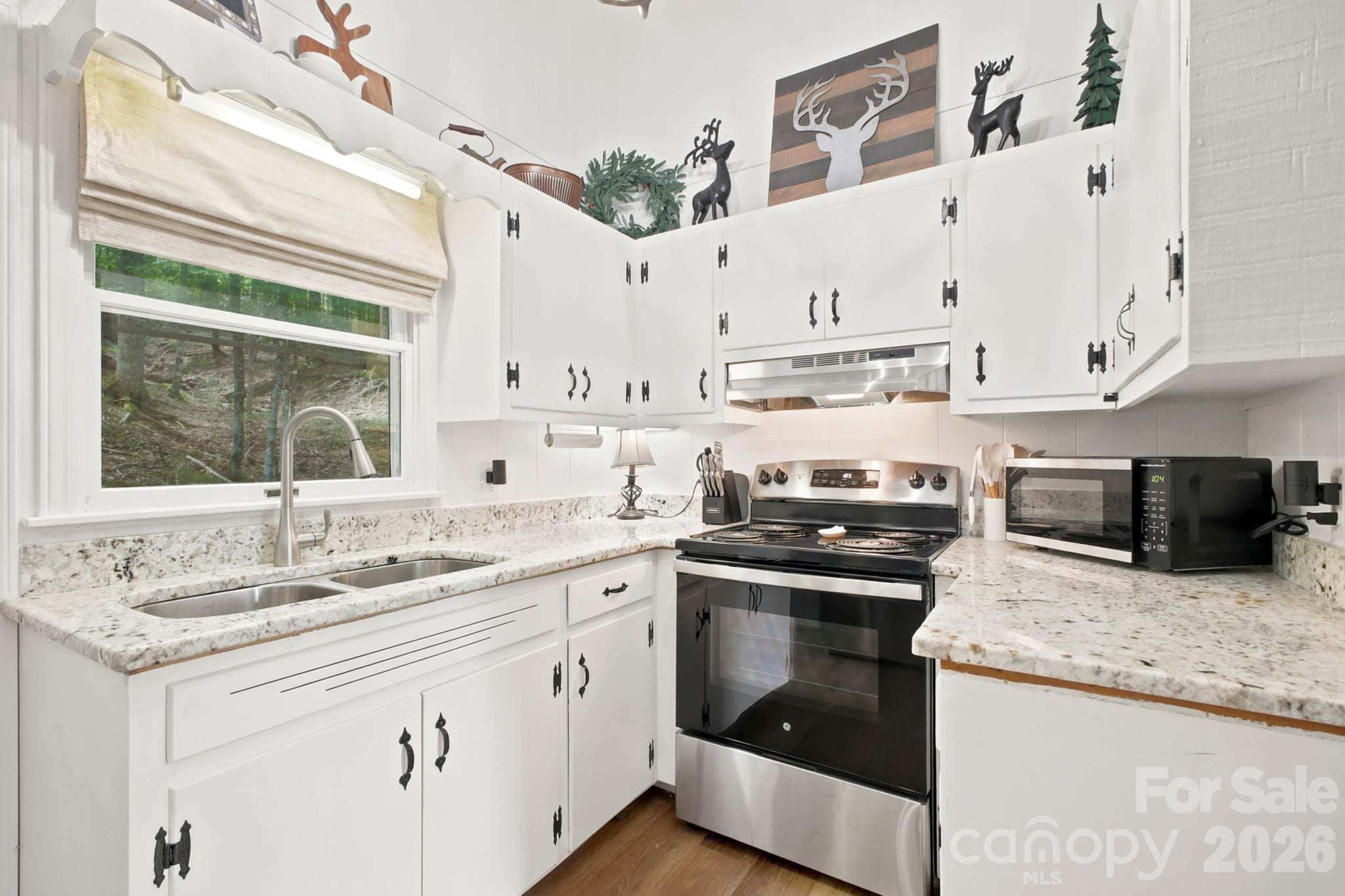 Single Family Residence at 242 Charter Hills Road, Beech Mountain, photo 6 of 23