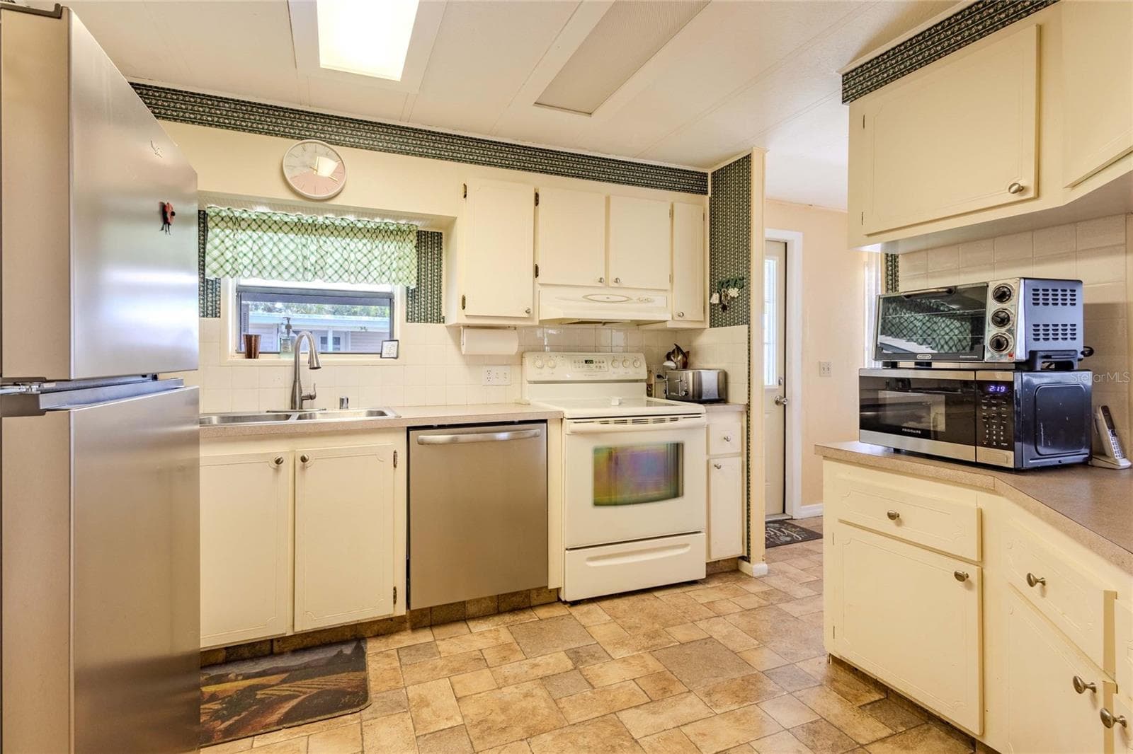 Manufactured Home at 2100 KINGS HWY #27, PORT CHARLOTTE, photo 7 of 69