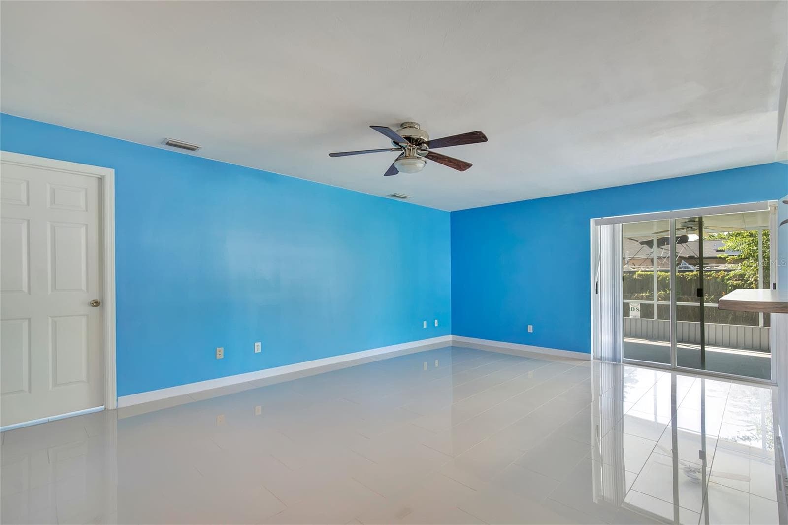 Single Family Residence at 561 15TH ST, HOLLY HILL, photo 4 of 39