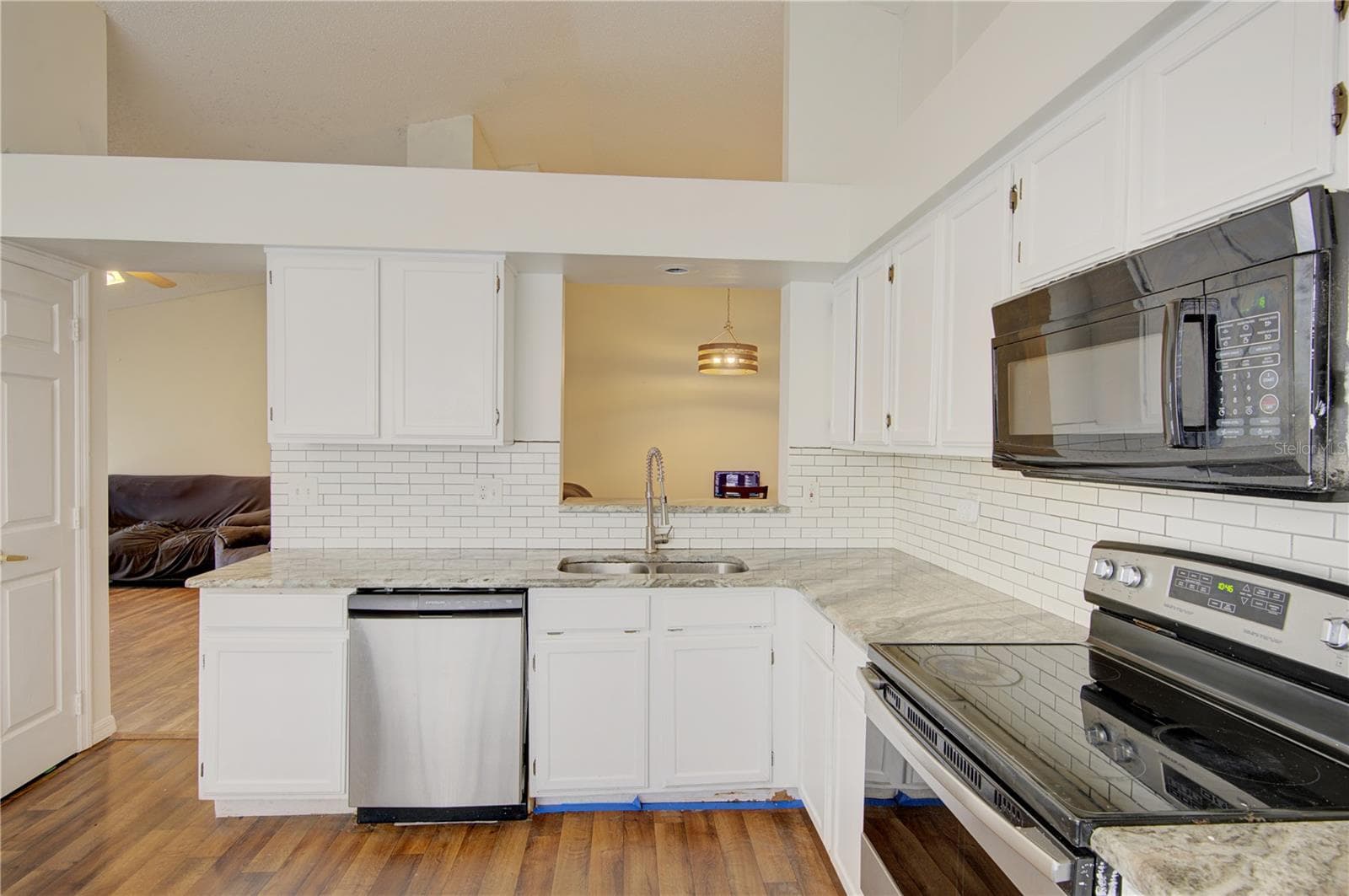 Single Family Residence at 538 QUEENSBRIDGE DR, LAKE MARY, photo 8 of 25