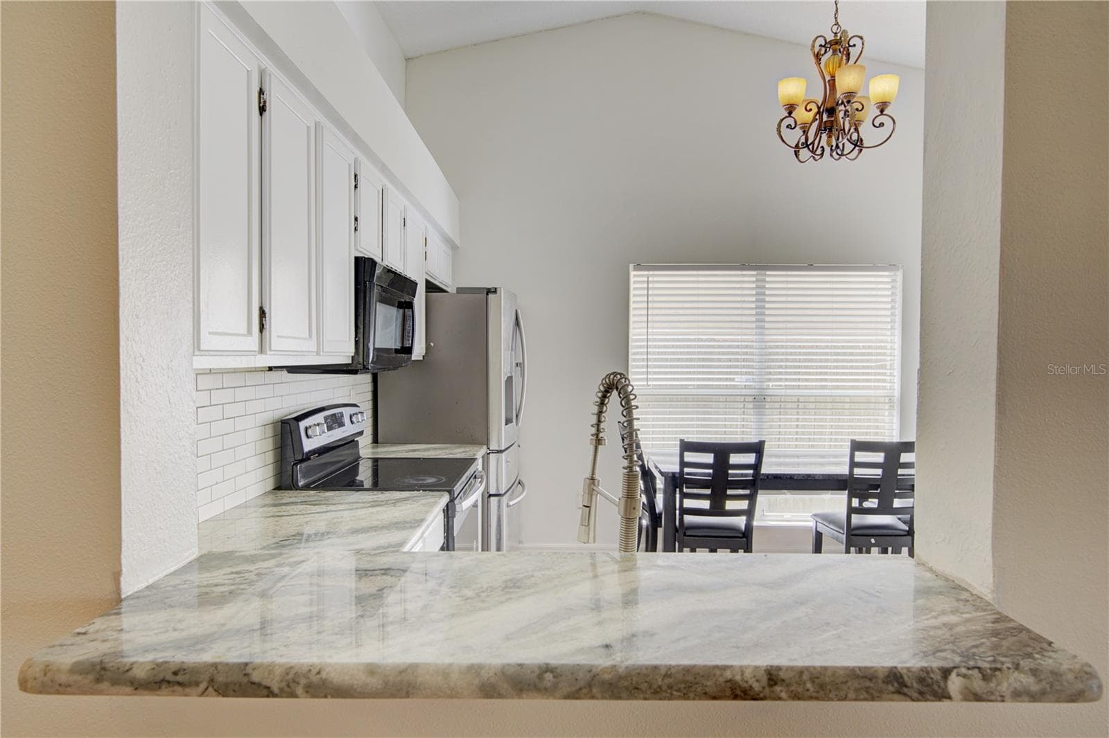 Single Family Residence at 538 QUEENSBRIDGE DR, LAKE MARY, photo 9 of 25