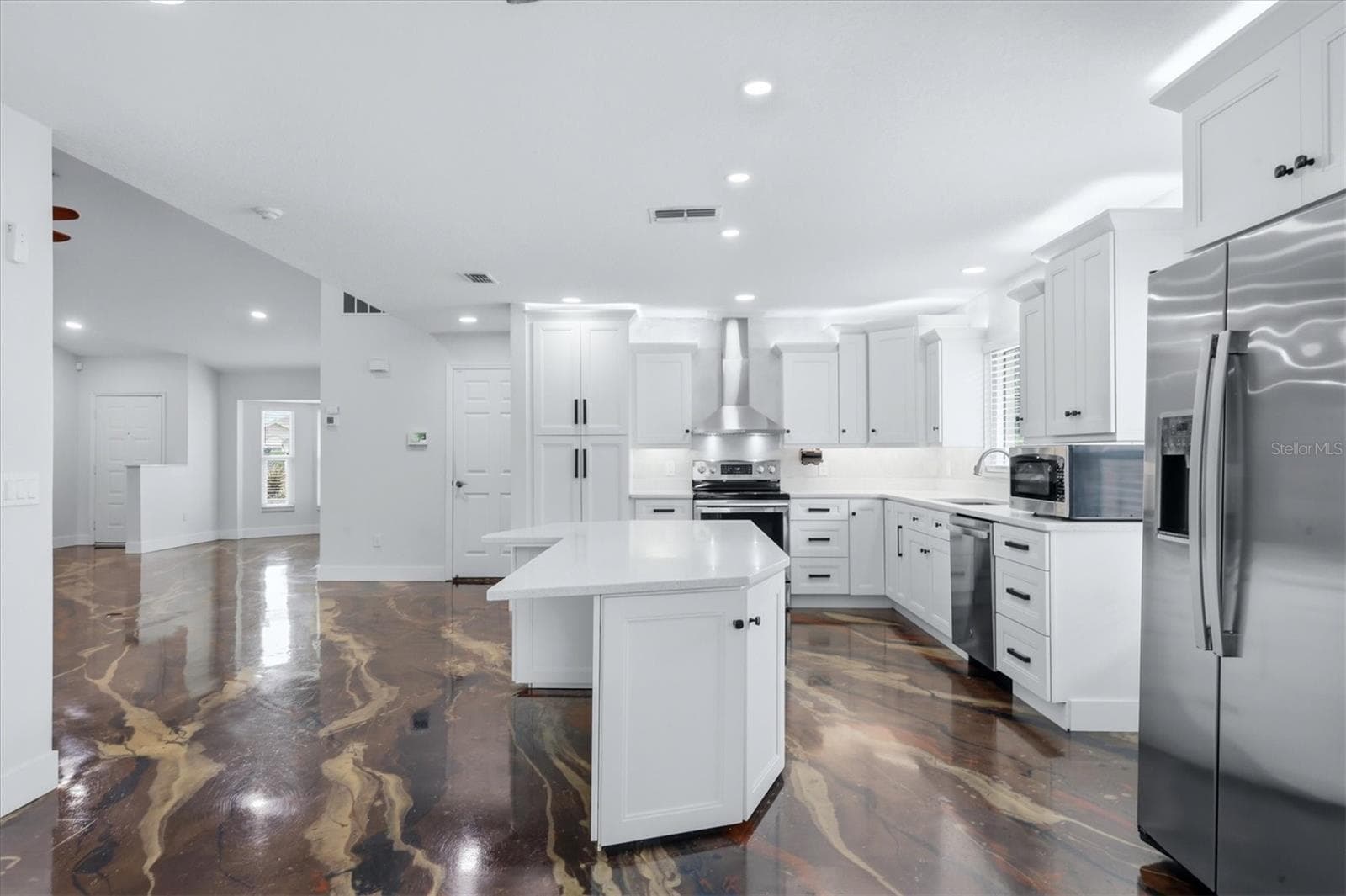 Kitchen view from the eat-in dining area. - 259 PARK FOREST BLVD, ENGLEWOOD