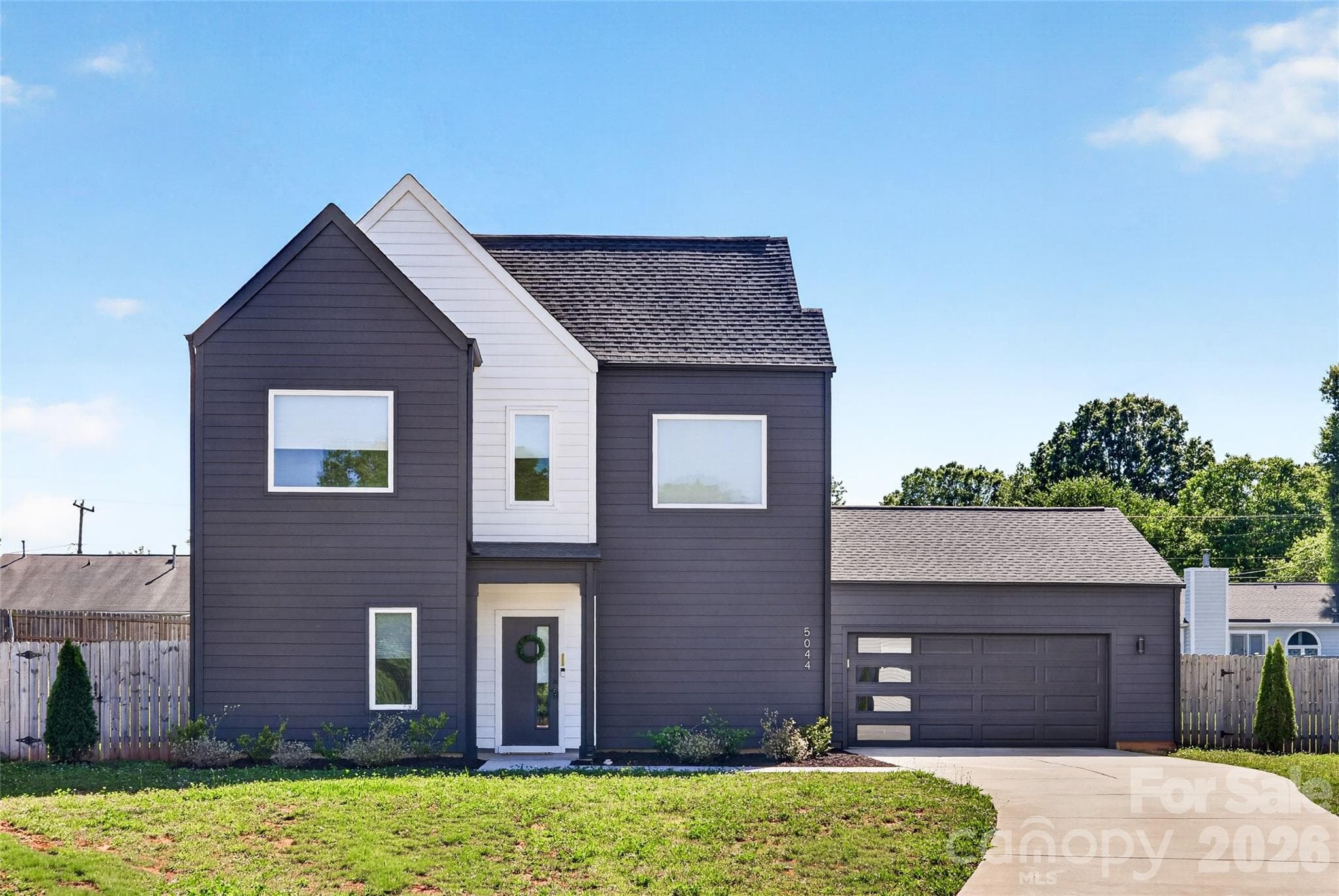 Welcome home to 5044 Double Lakes Drive! - 5044 Double Lakes Drive, Charlotte