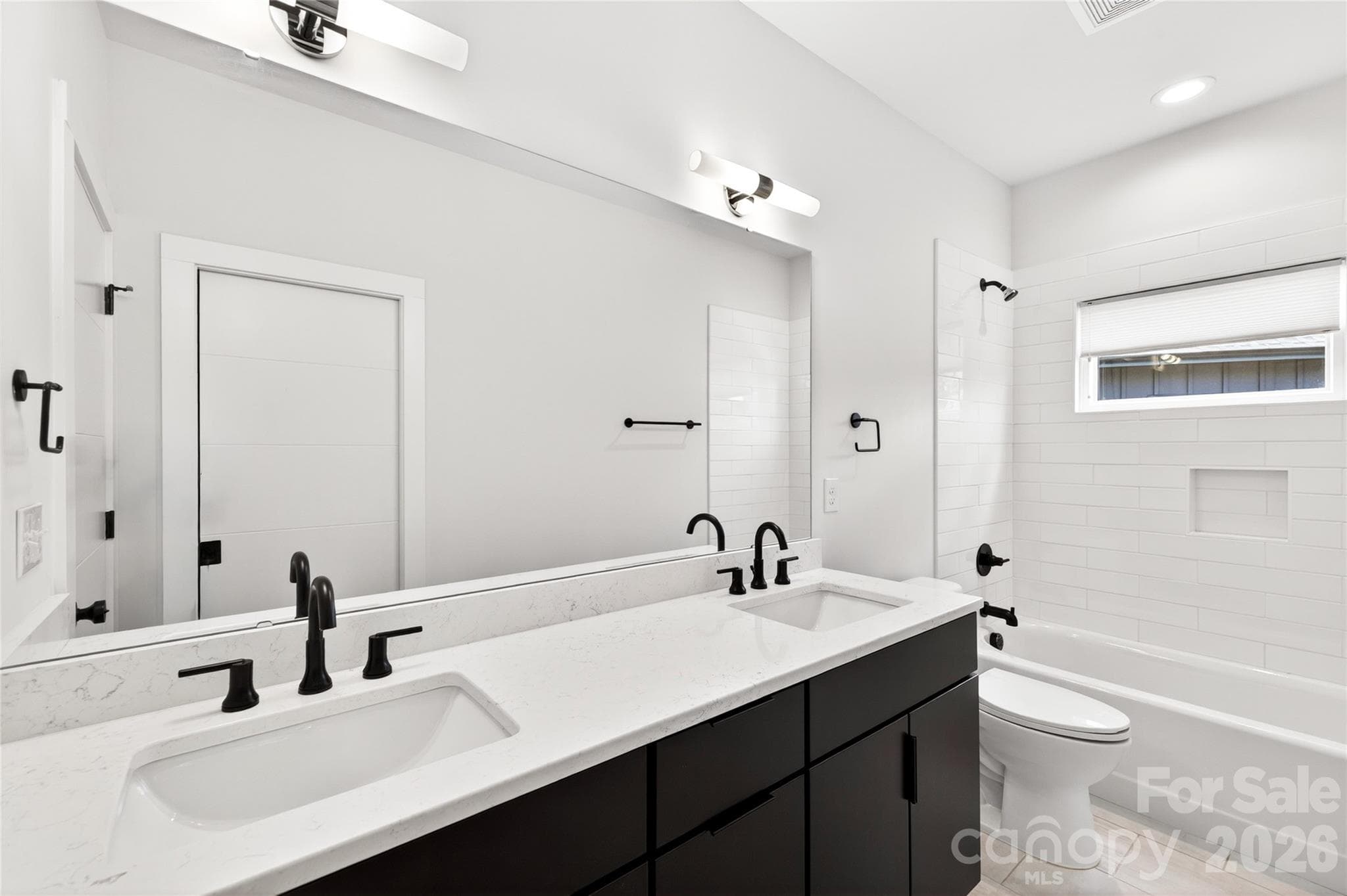 Single Family Residence at 5044 Double Lakes Drive, Charlotte, photo 18 of 24