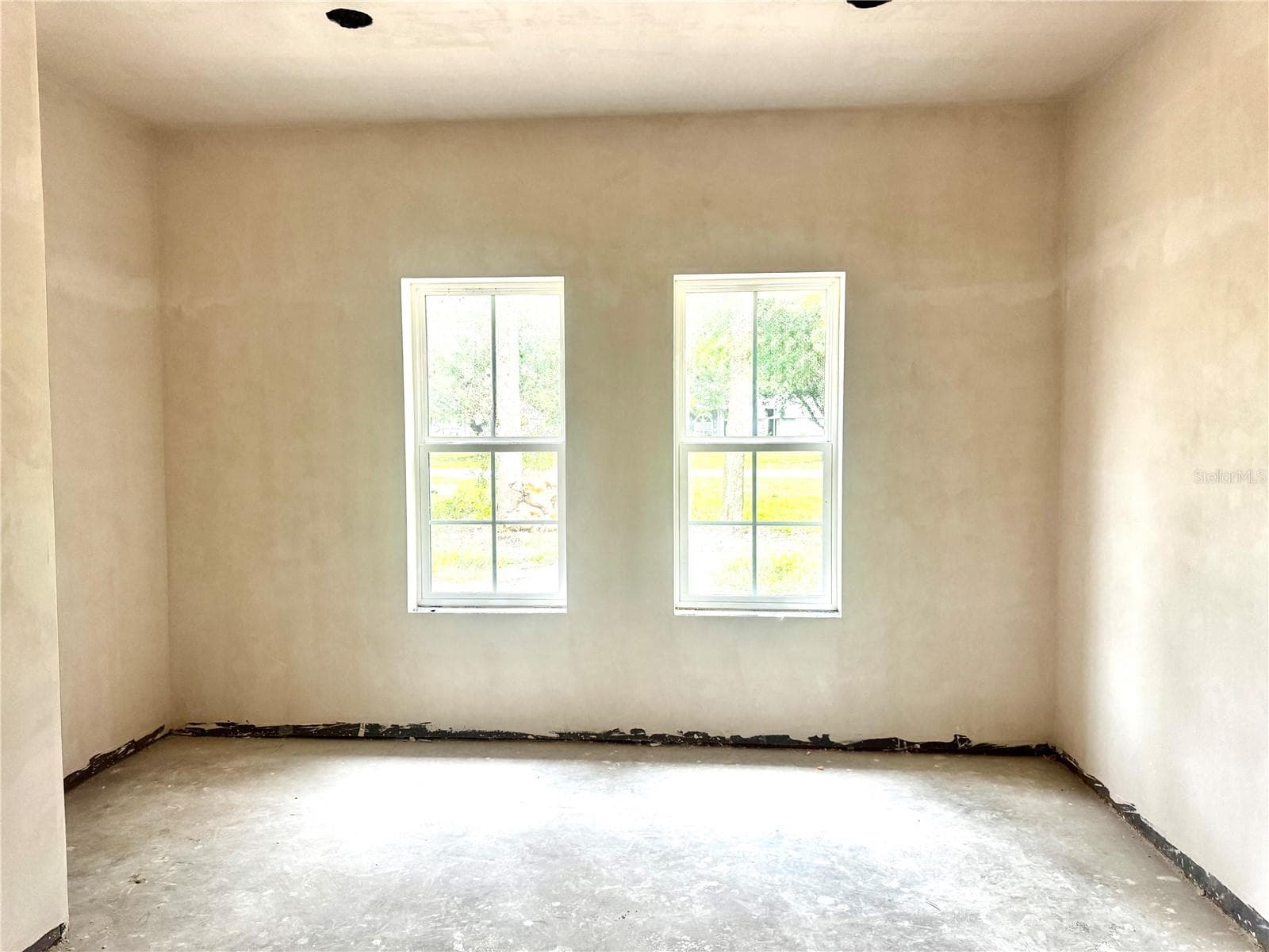 Kensington Garage 8/28/26 - 23161 NW 183RD LN, HIGH SPRINGS