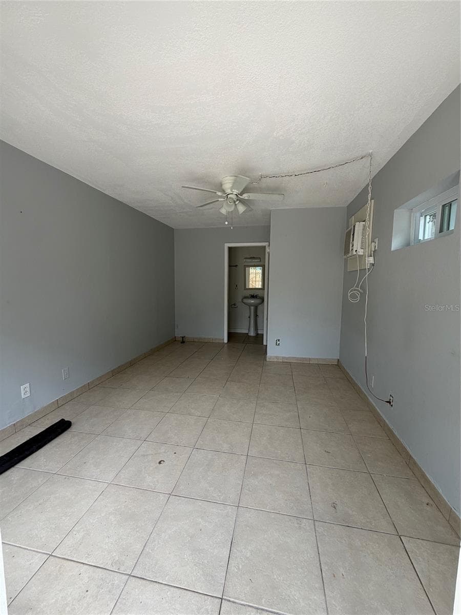 Single Family Residence at 471 HOLT AVE, WINTER PARK, photo 4 of 27