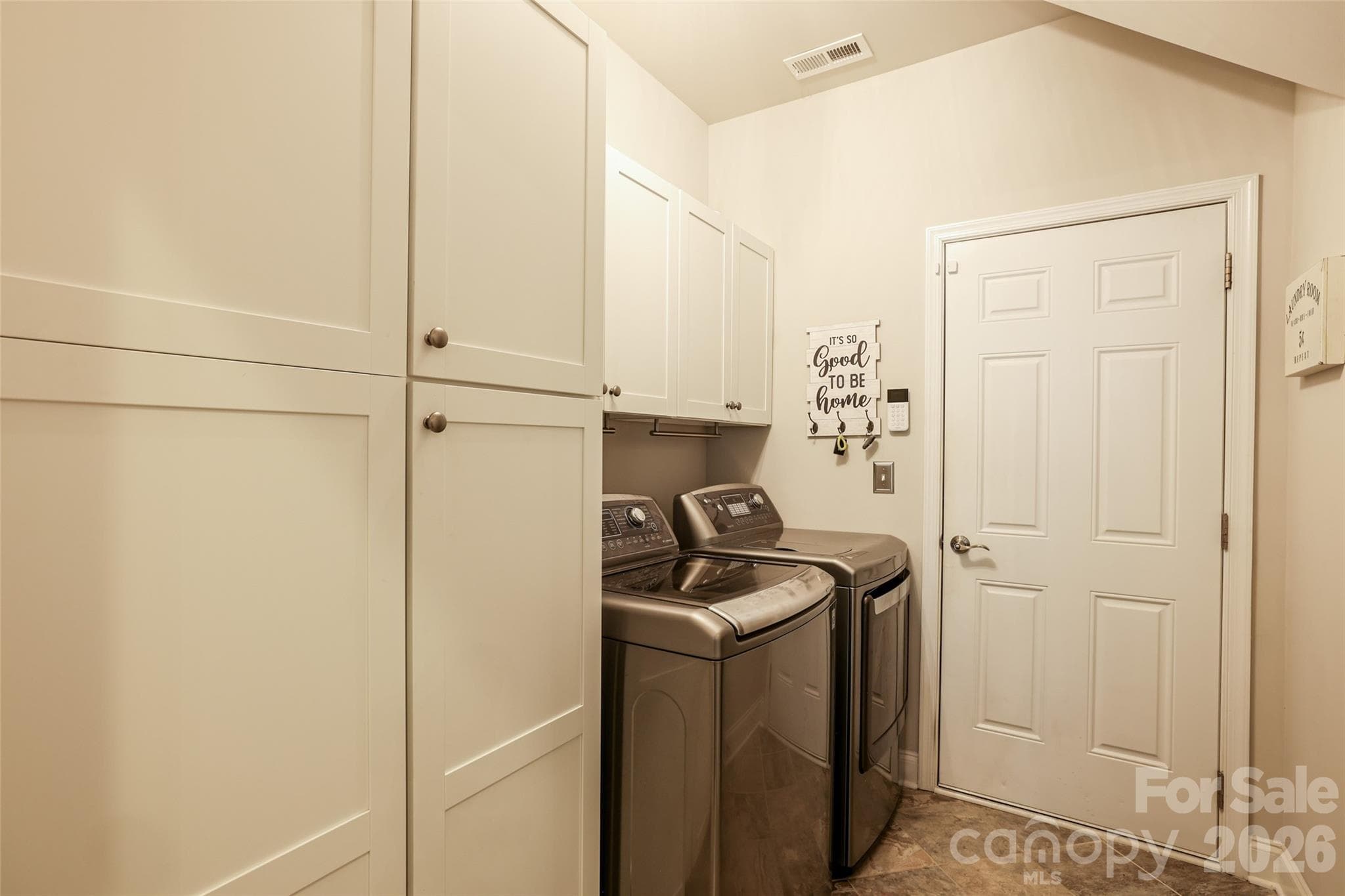 Single Family Residence at 2084 Fuera Road, York, photo 17 of 46