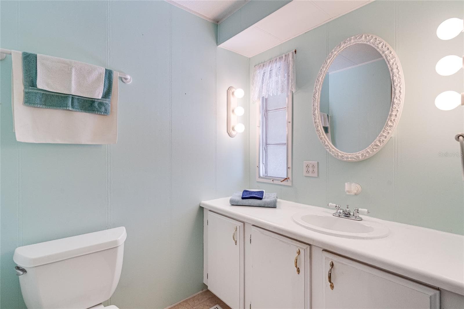 Manufactured Home at 700 FAIRMOUNT DR, NORTH PORT, photo 28 of 49