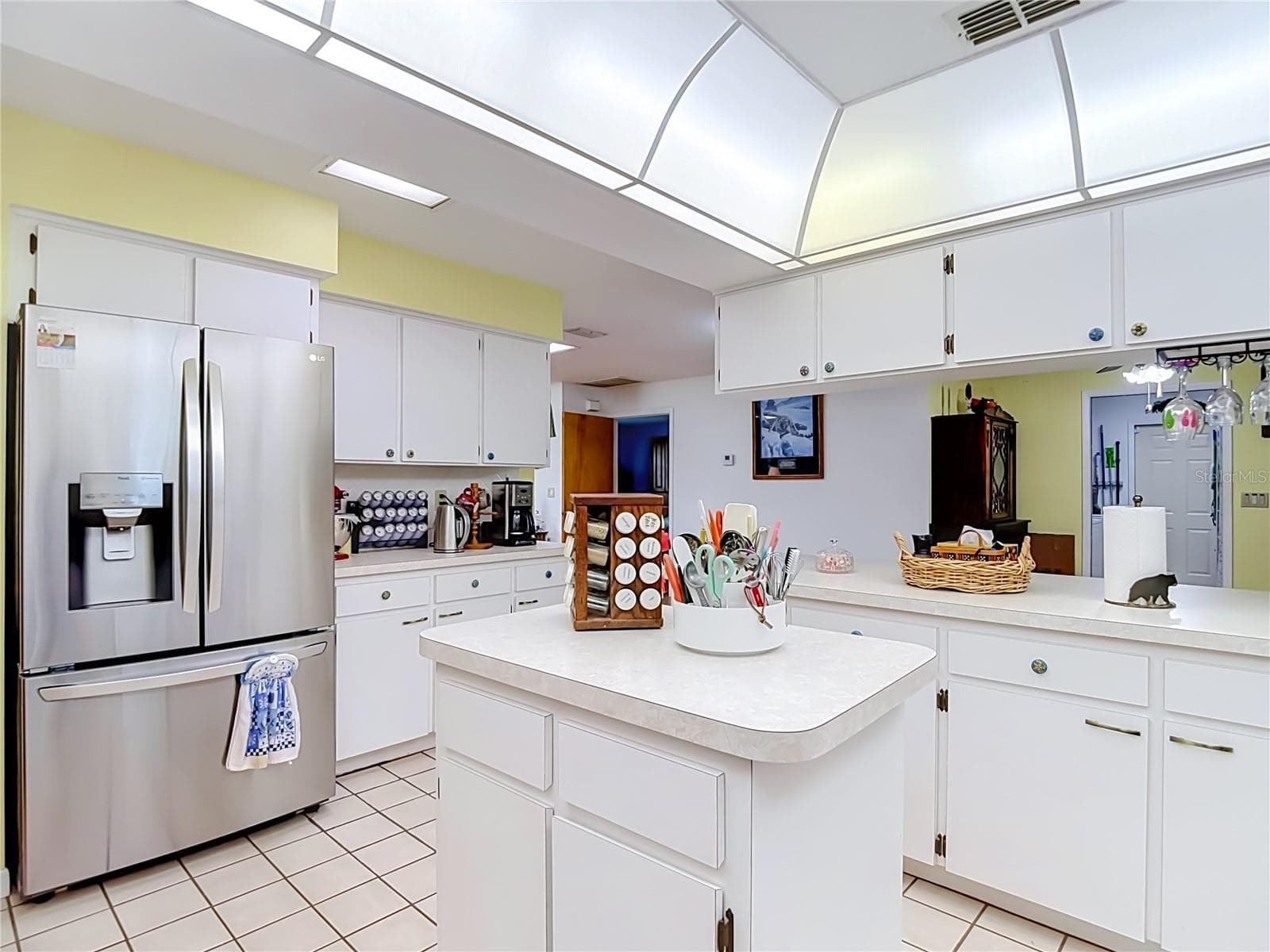 Single Family Residence at 40312 SUNBURST DR, DADE CITY, photo 7 of 75