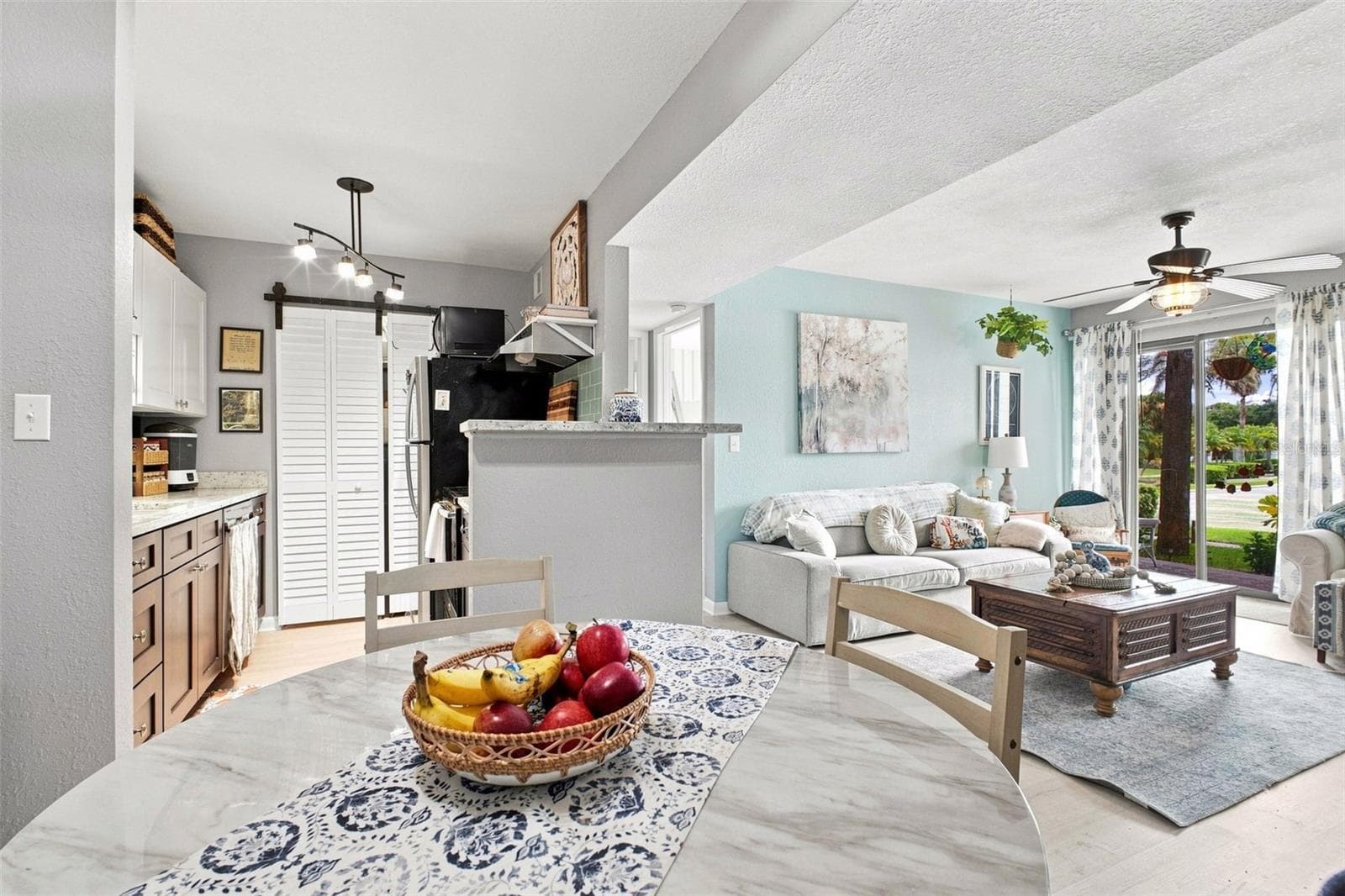 Living, Dining, Kitchen w/Pantry - 455 ALT 19 S #17, PALM HARBOR